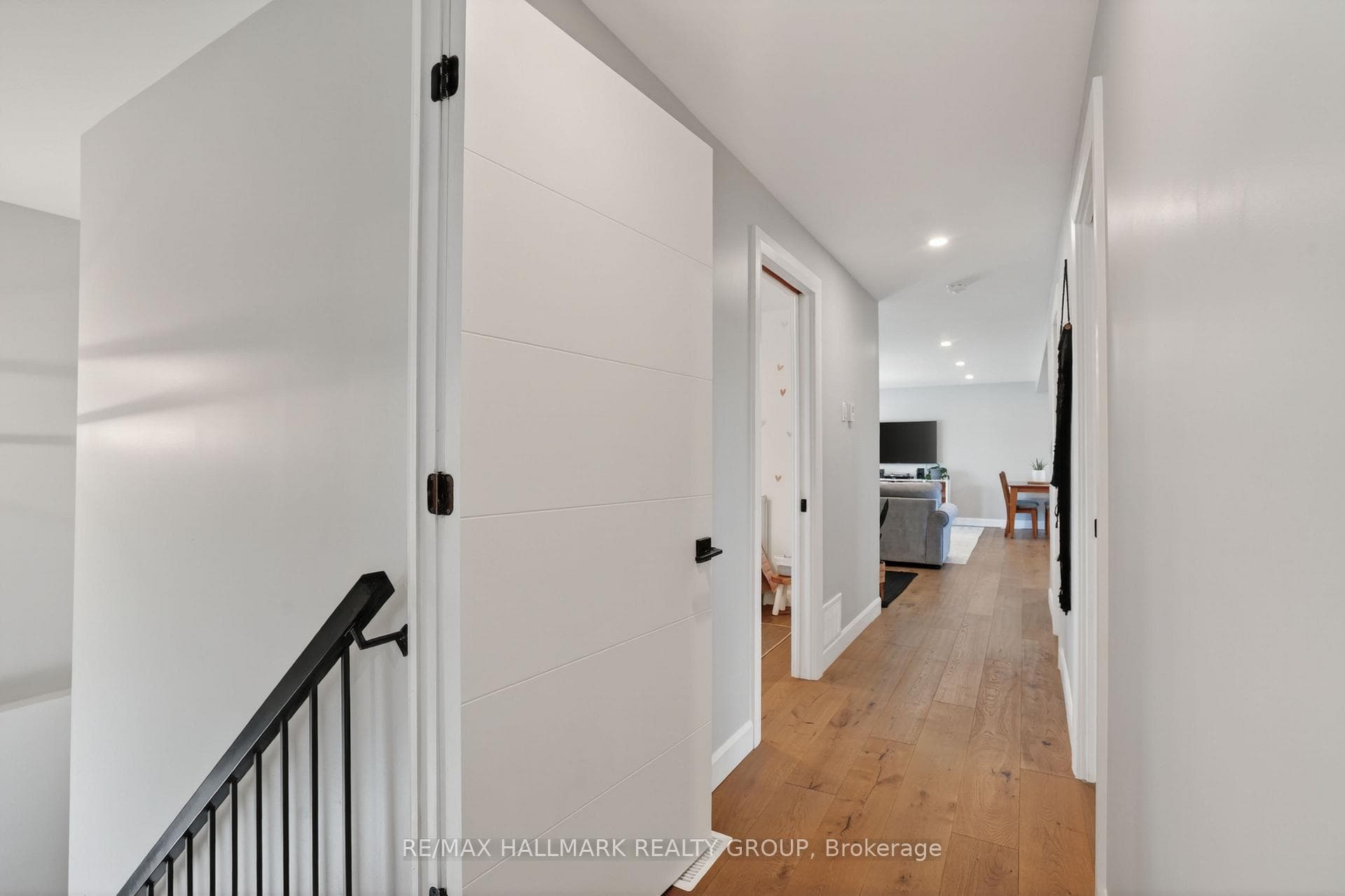 1583 MAXIME Street photo 19