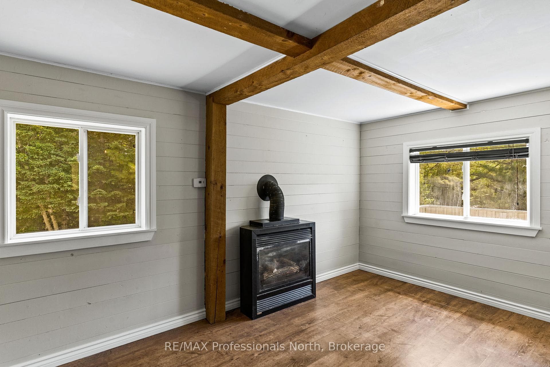 1468 Barry Line photo 17