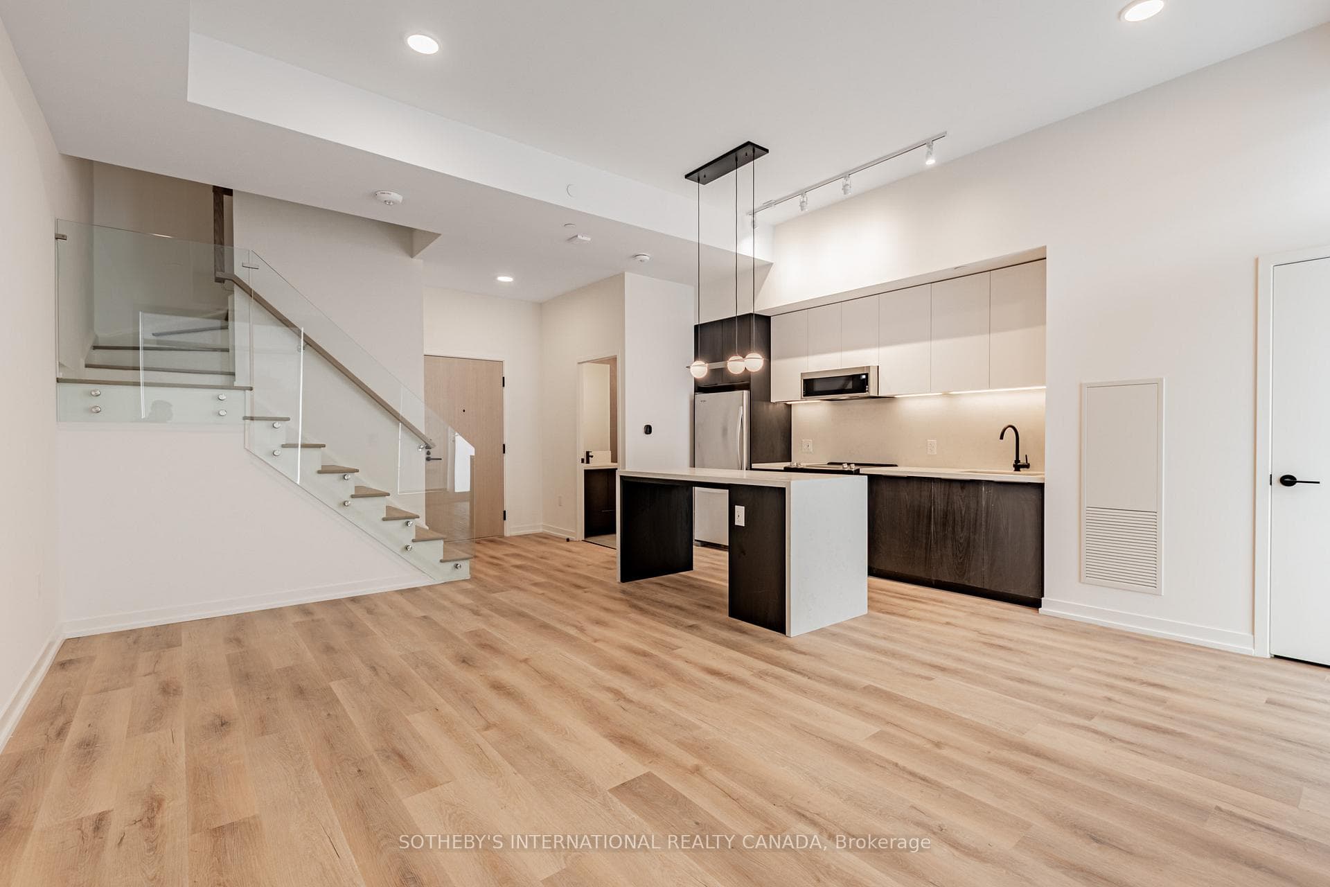 5 York Garden Way Unit TH#101 photo 5