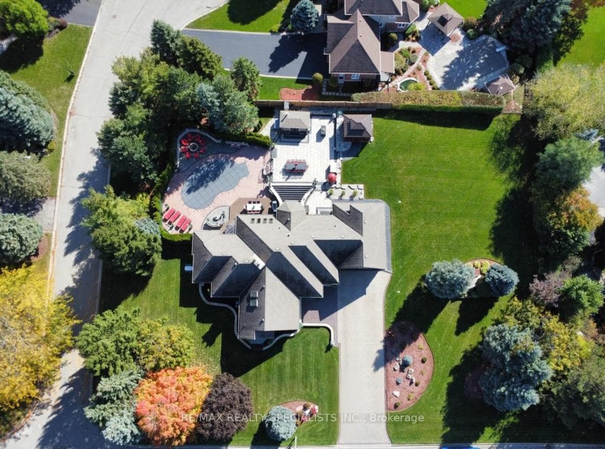 12 McMaster Street photo 45
