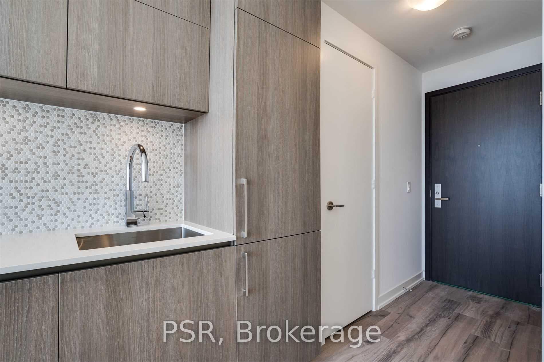 1 Yorkville Avenue Unit 5004 photo 5