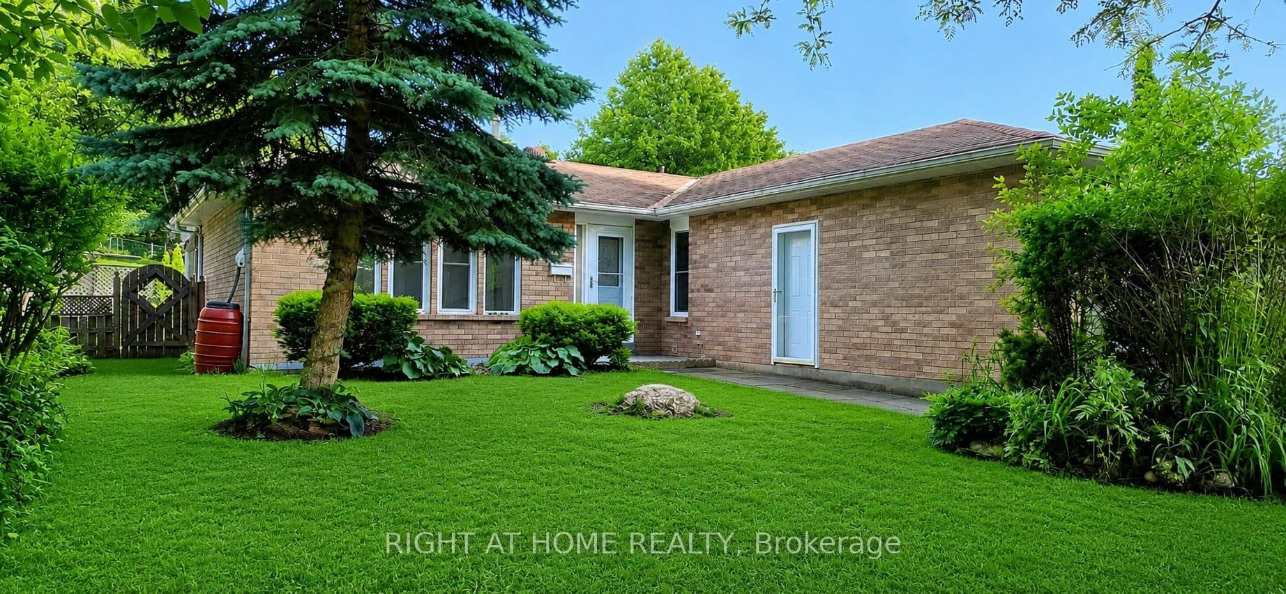 941 Victoria Street photo 5