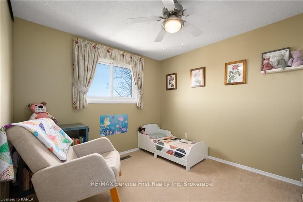 15 CHARTWELL Crescent photo 30
