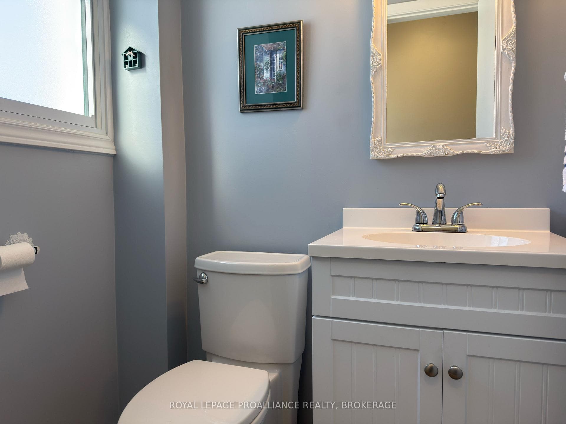 745 Sussex Boulevard photo 10