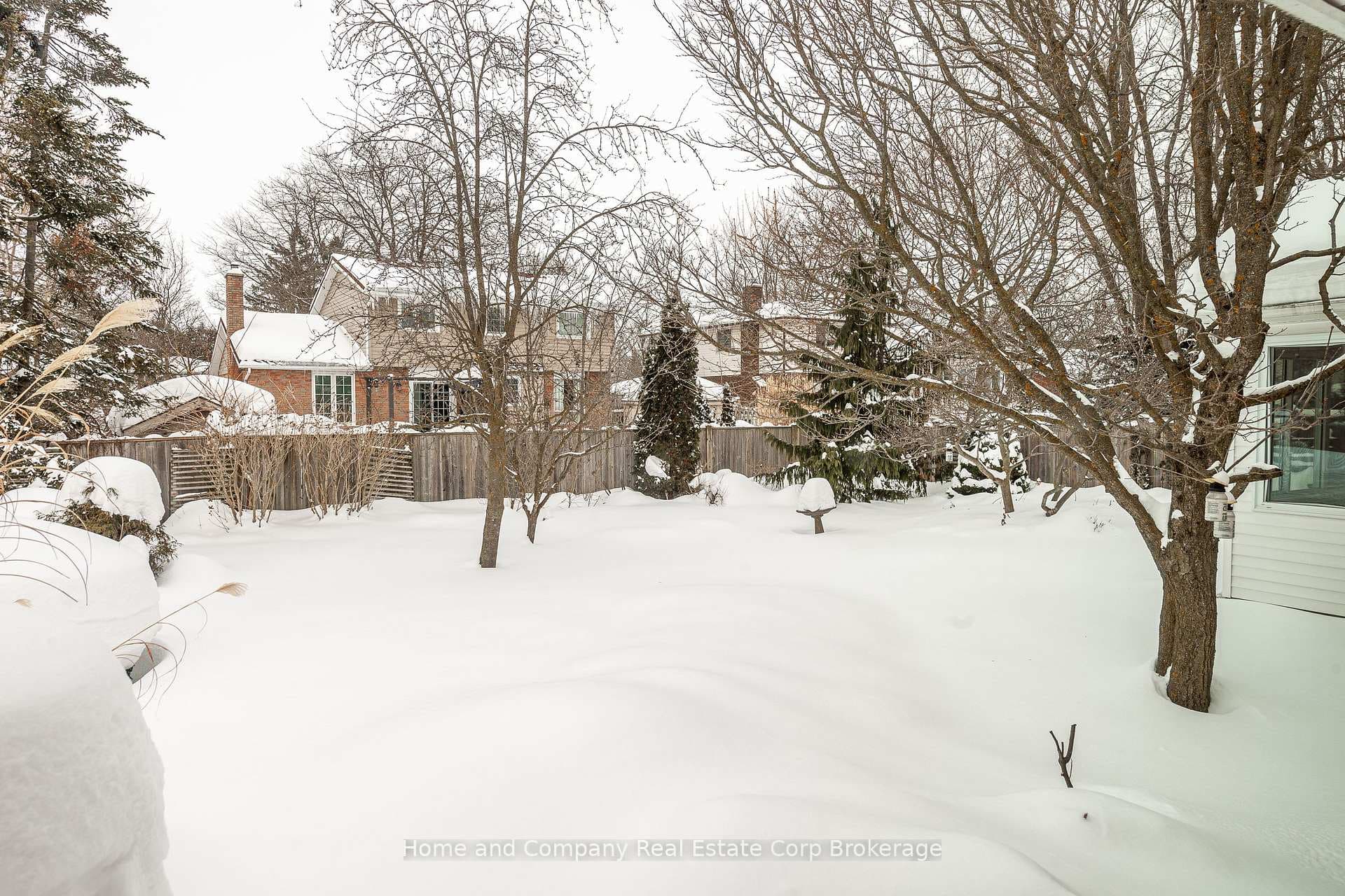 Fully Fenced Yard