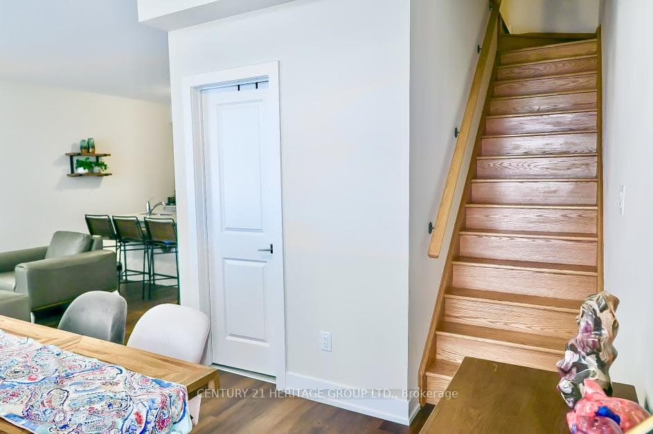 6 Sayers Lane Unit 11 photo 9