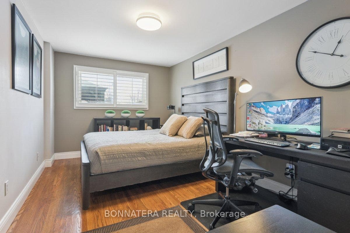 2412 Barcella Crescent photo 16