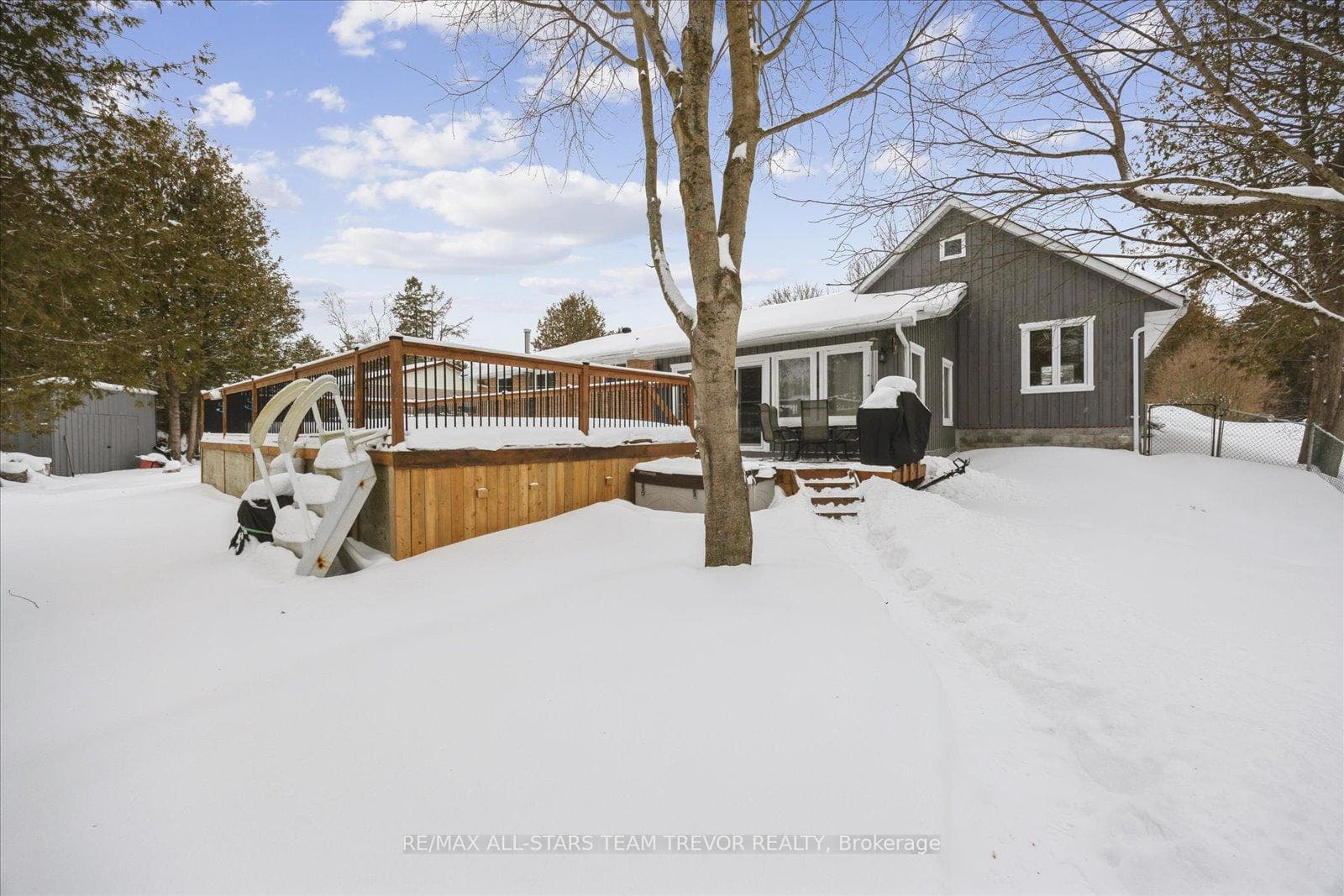 76 Brook Crescent photo 42