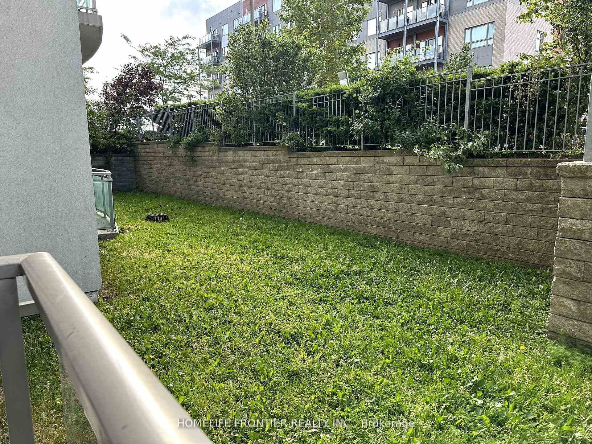 6 Rosebank Drive Unit B photo 22