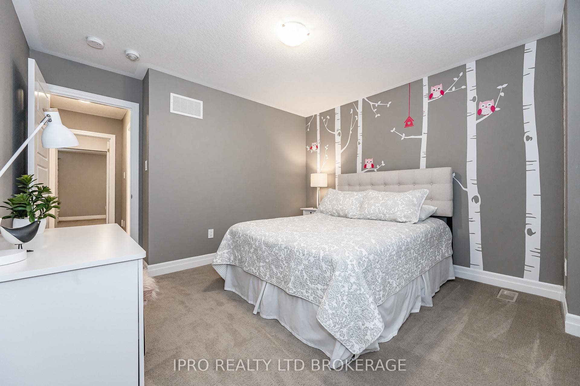 300 Shady Glen Crescent photo 15
