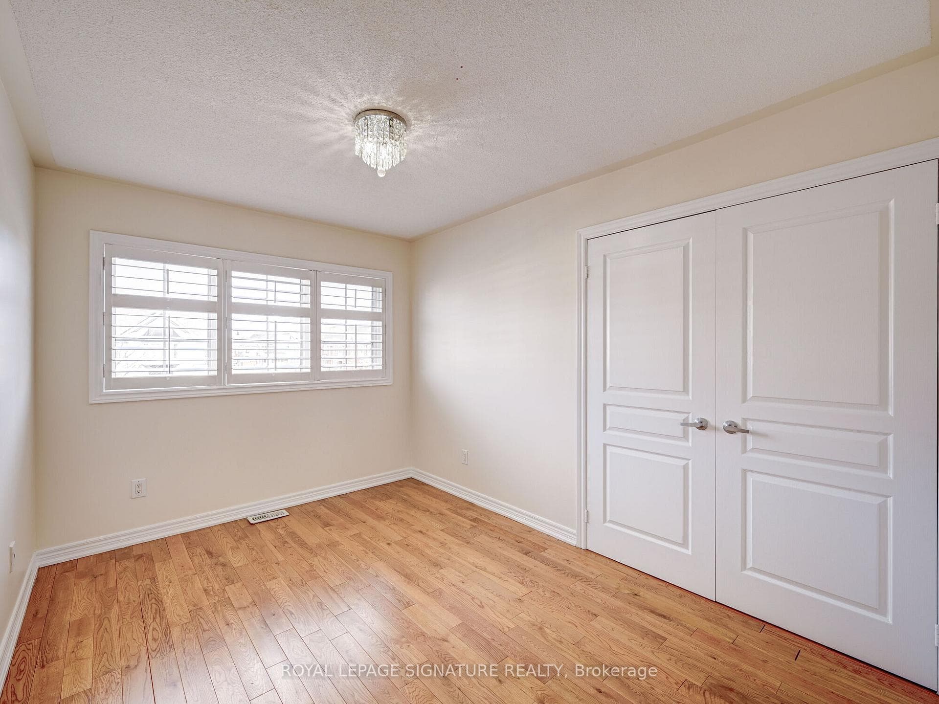106 Naperton Drive photo 34