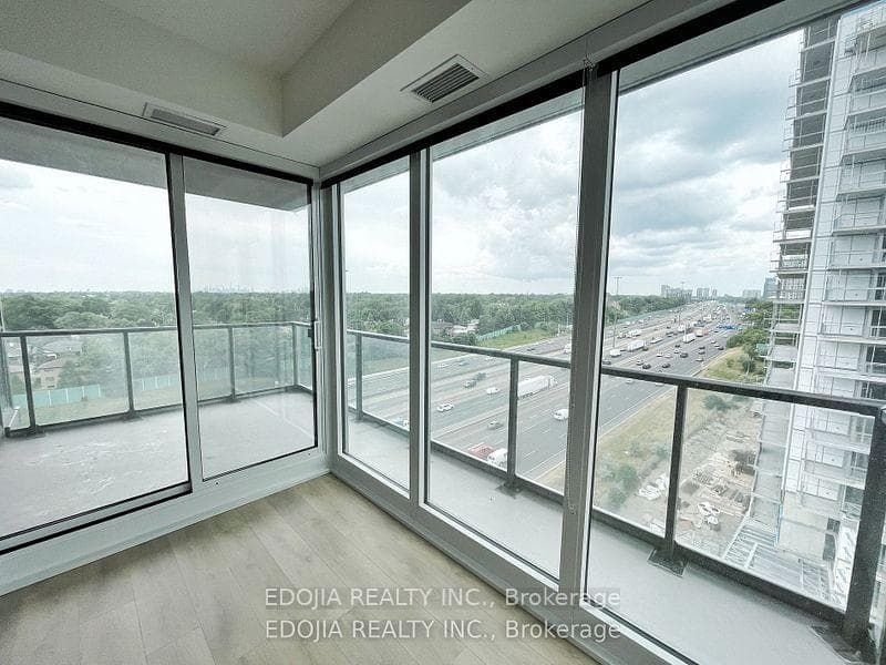 85 Mcmahon Drive Unit 1506 photo 14