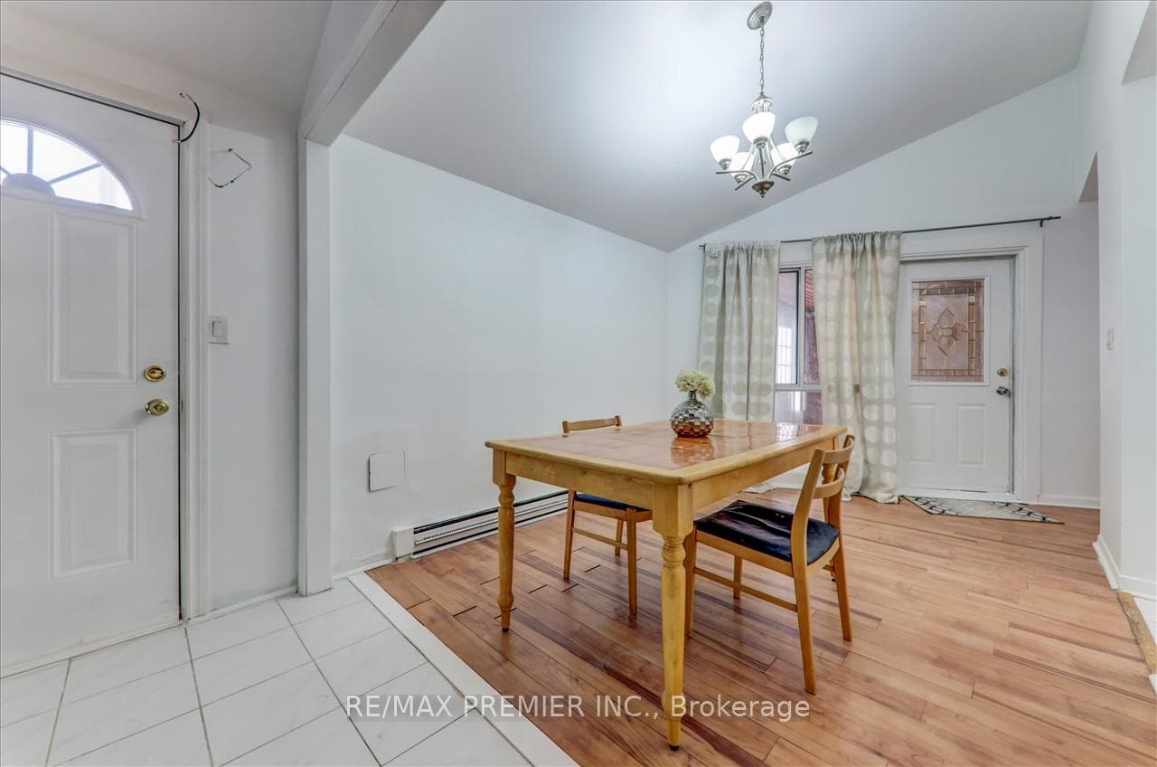 2901 Jane Street Unit 9 photo 5