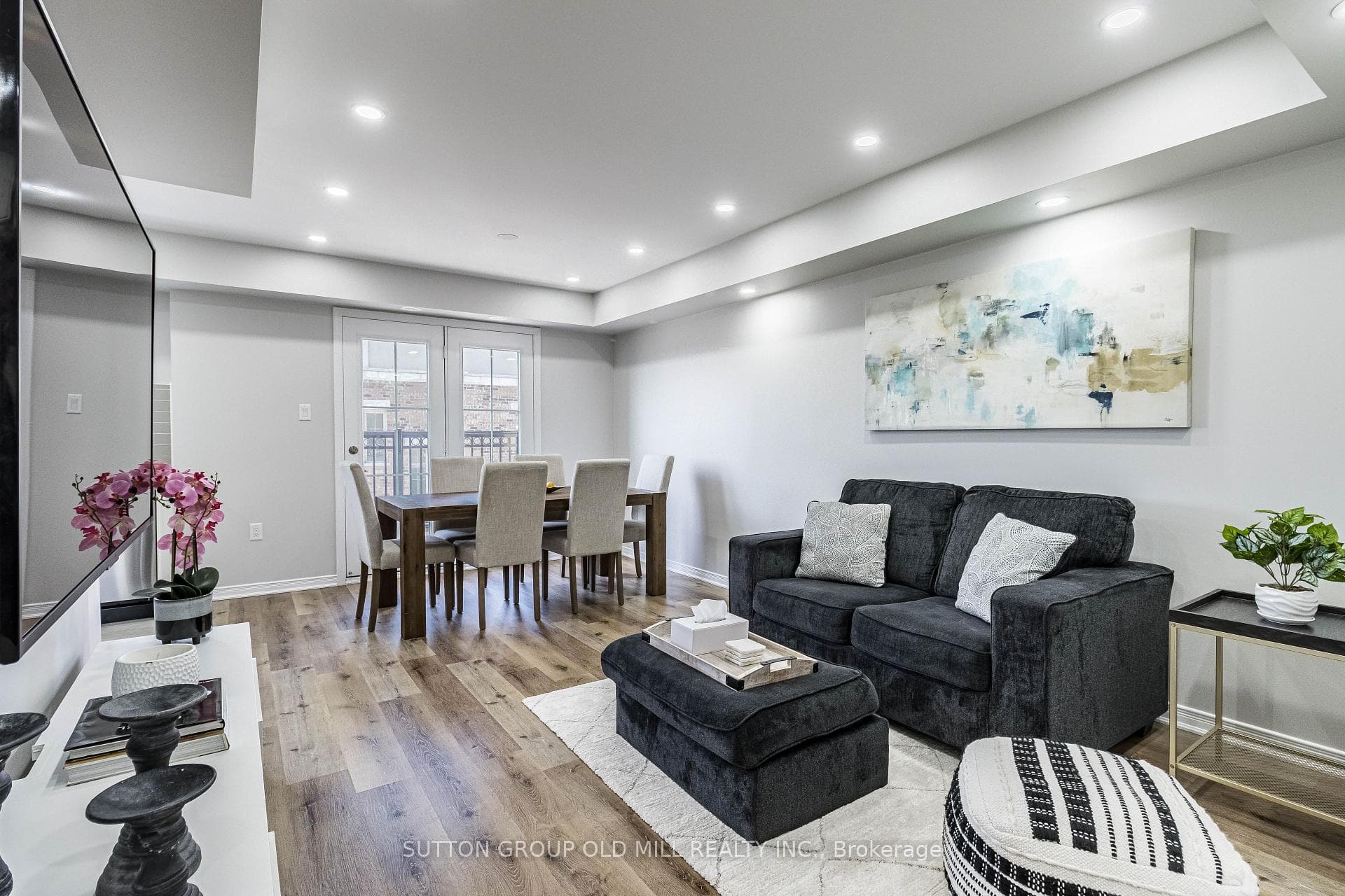 2441 Greenwich Drive Unit 124 photo 2