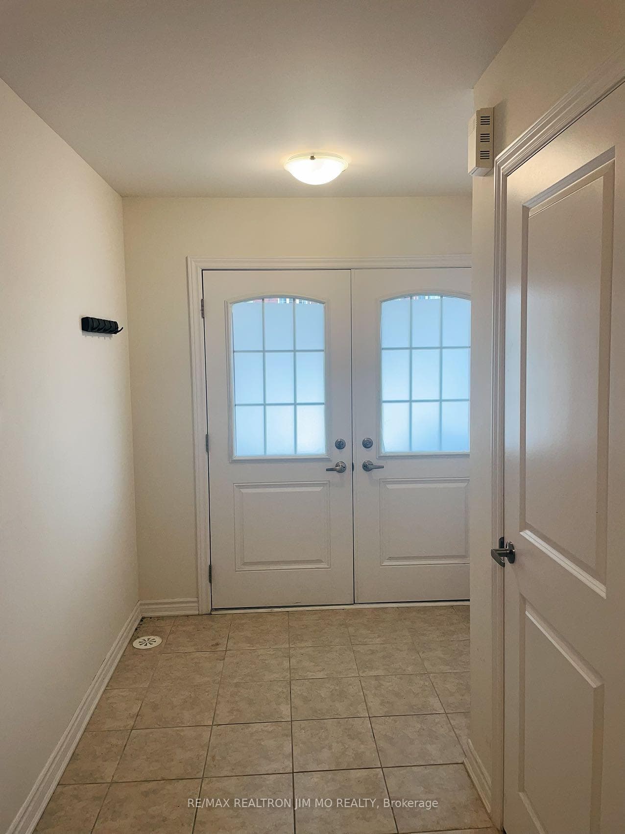 83 Sutcliffe Drive photo 2