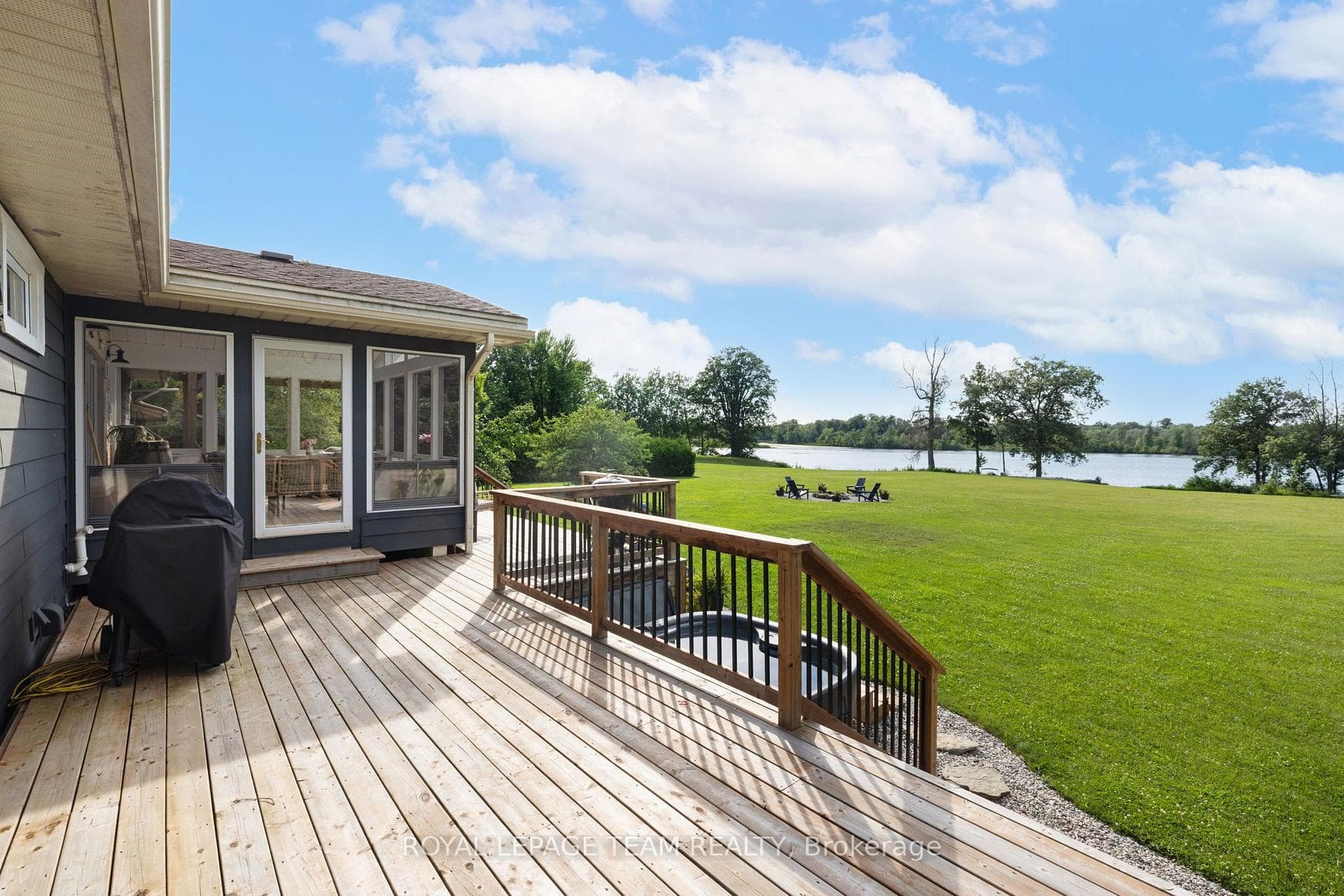 1683 River Road photo 40