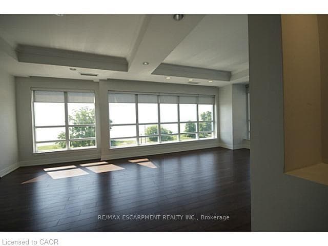 360 Pearl Street Unit 403 photo 5