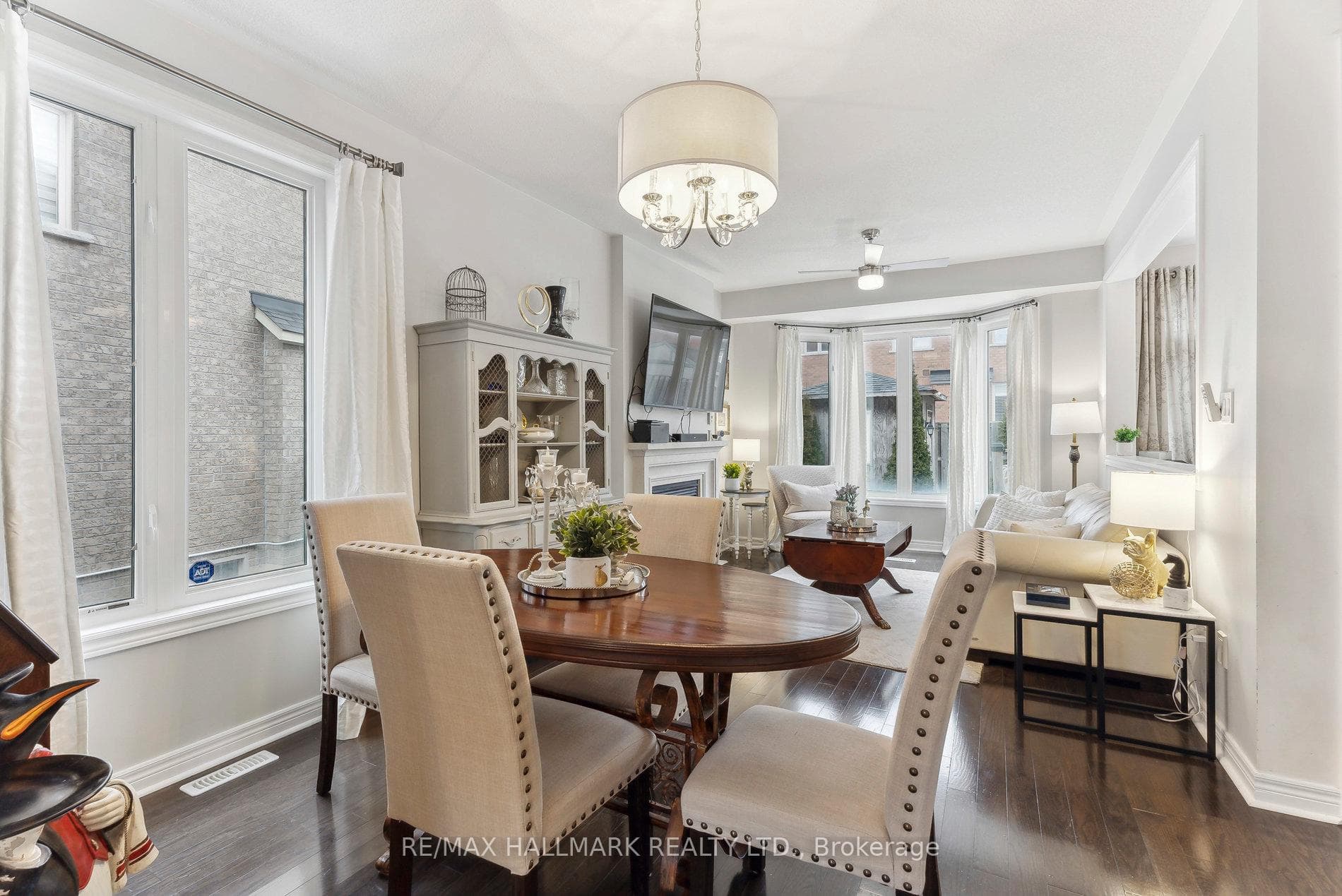 55 Brown Lane photo 17