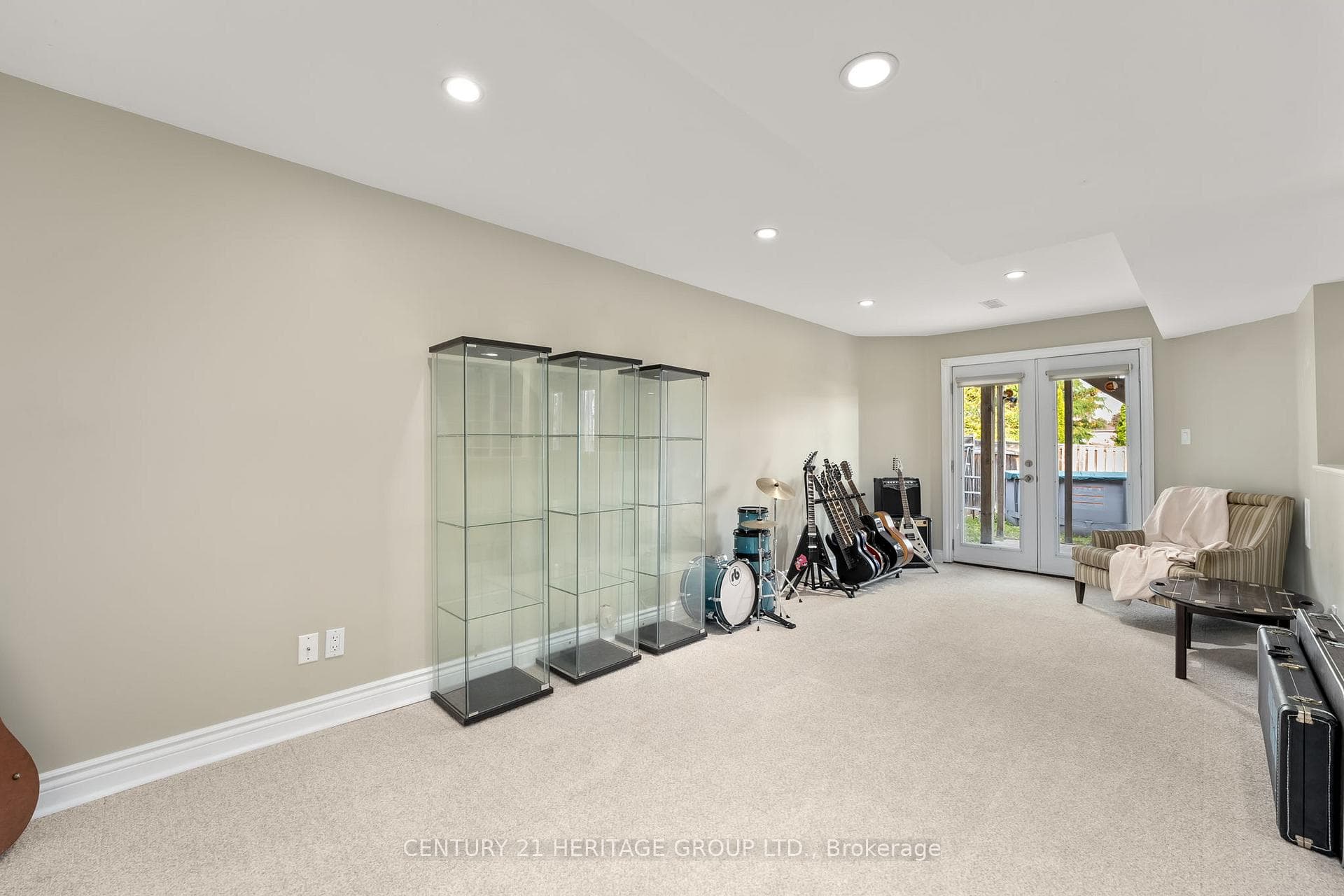 69 Smith Street photo 29