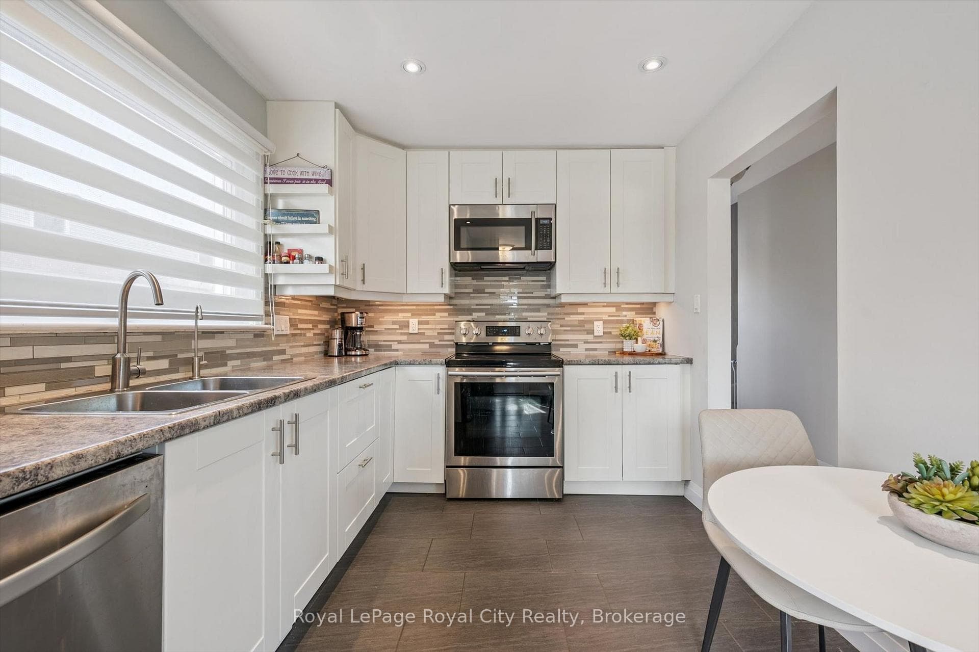 103 William Street photo 10