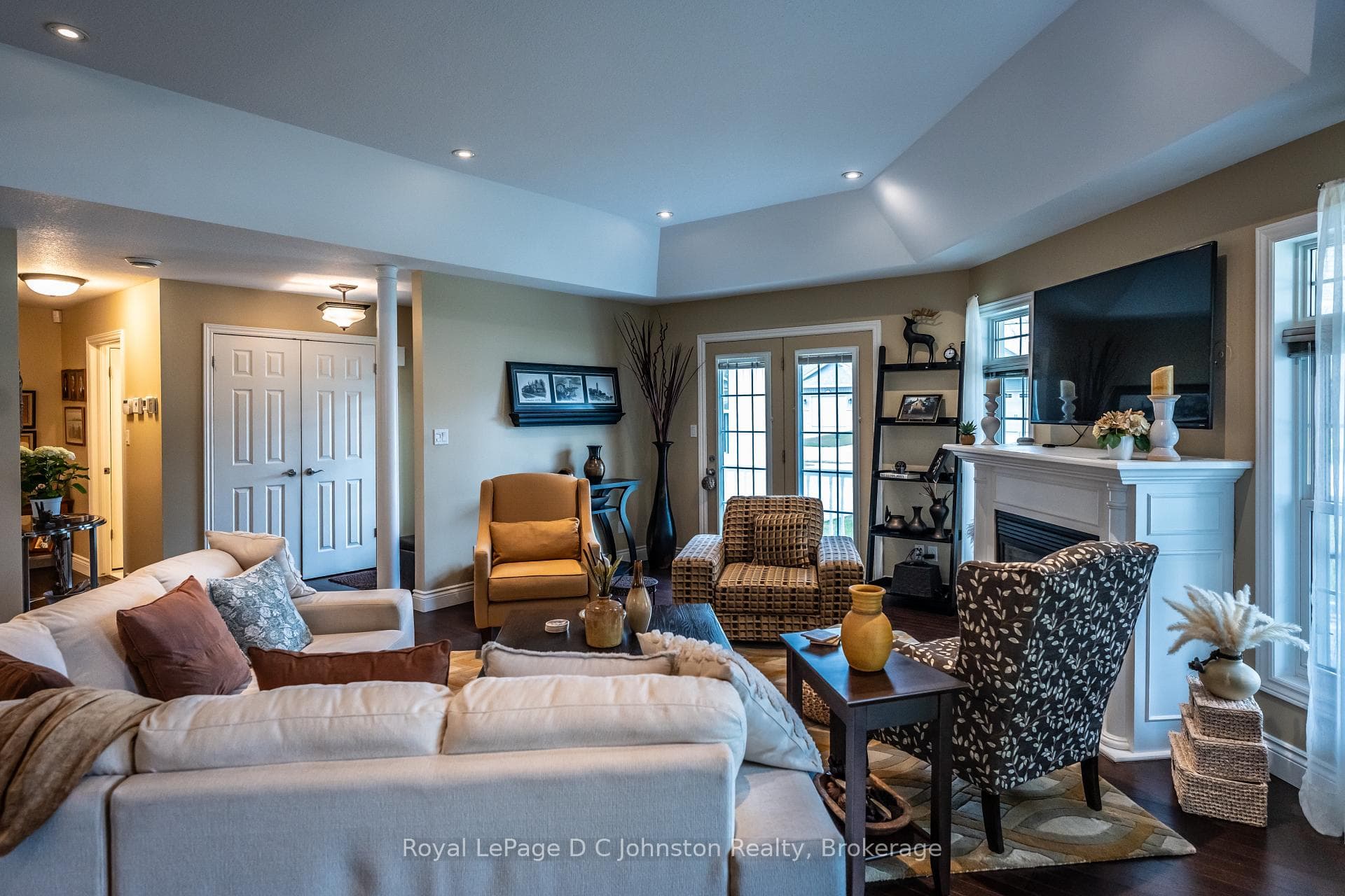 541 MEADOW Lane photo 19
