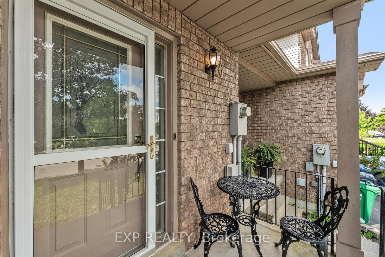 46 Waterbury Street photo 8