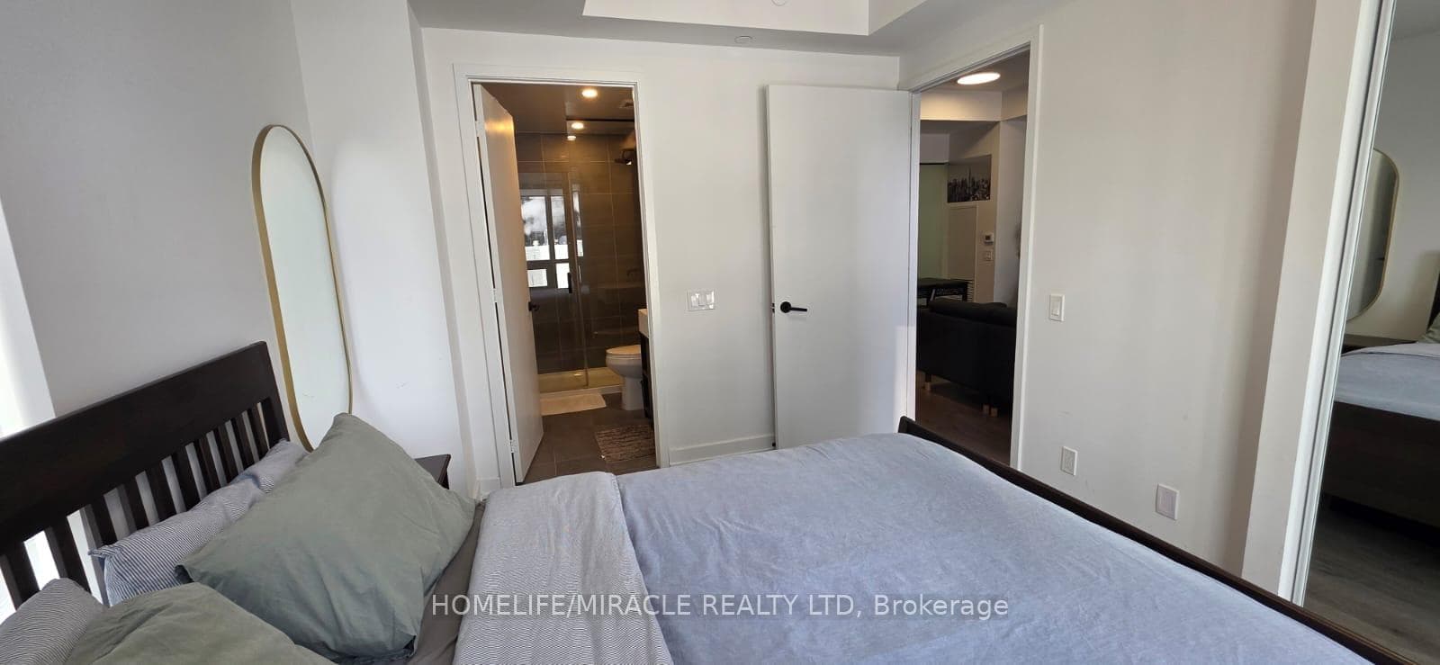 108 Peter Street Unit 1306 photo 9