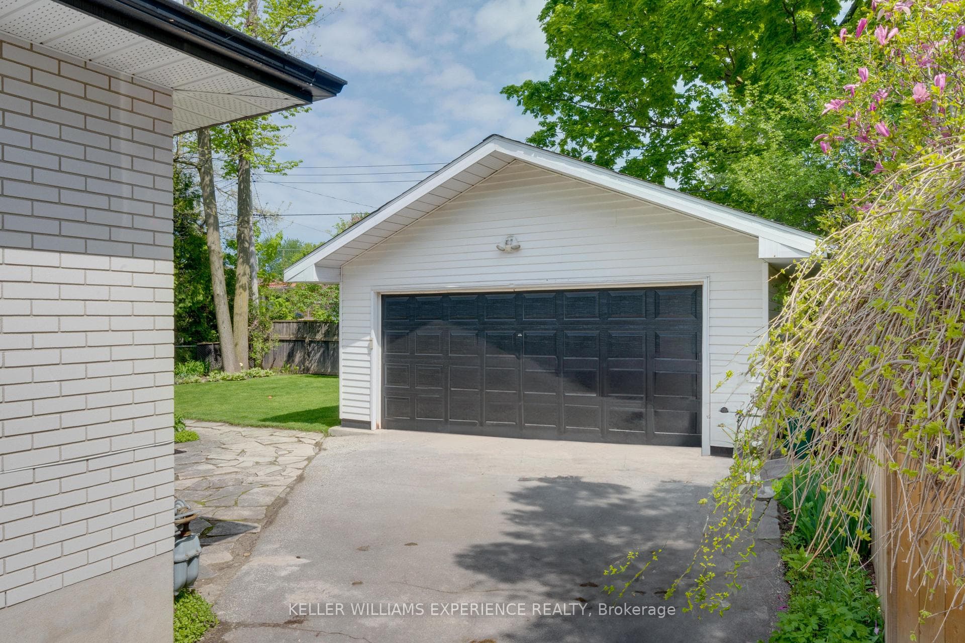 30 Alexander Avenue photo 19