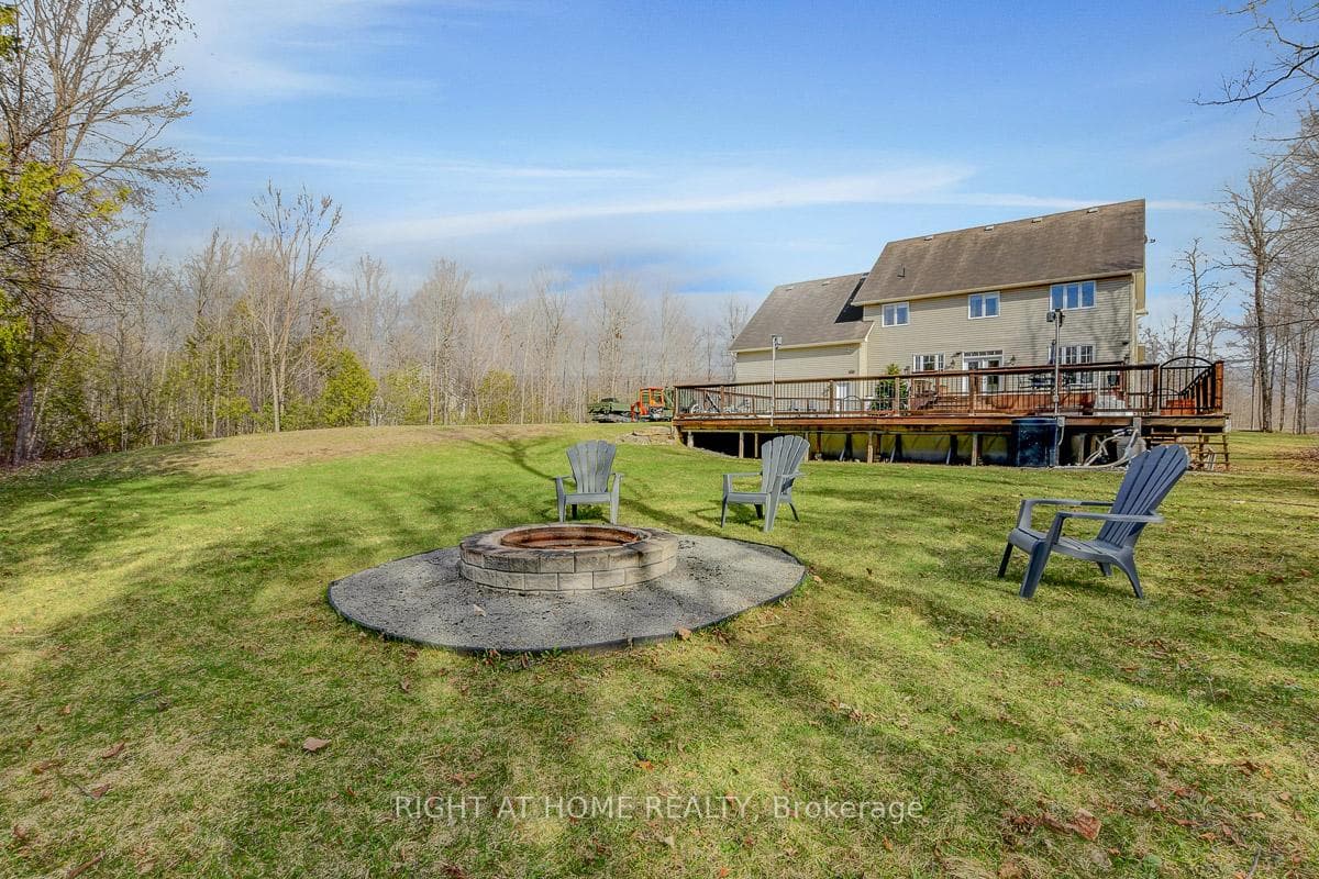 409 Balmoral Drive photo 44