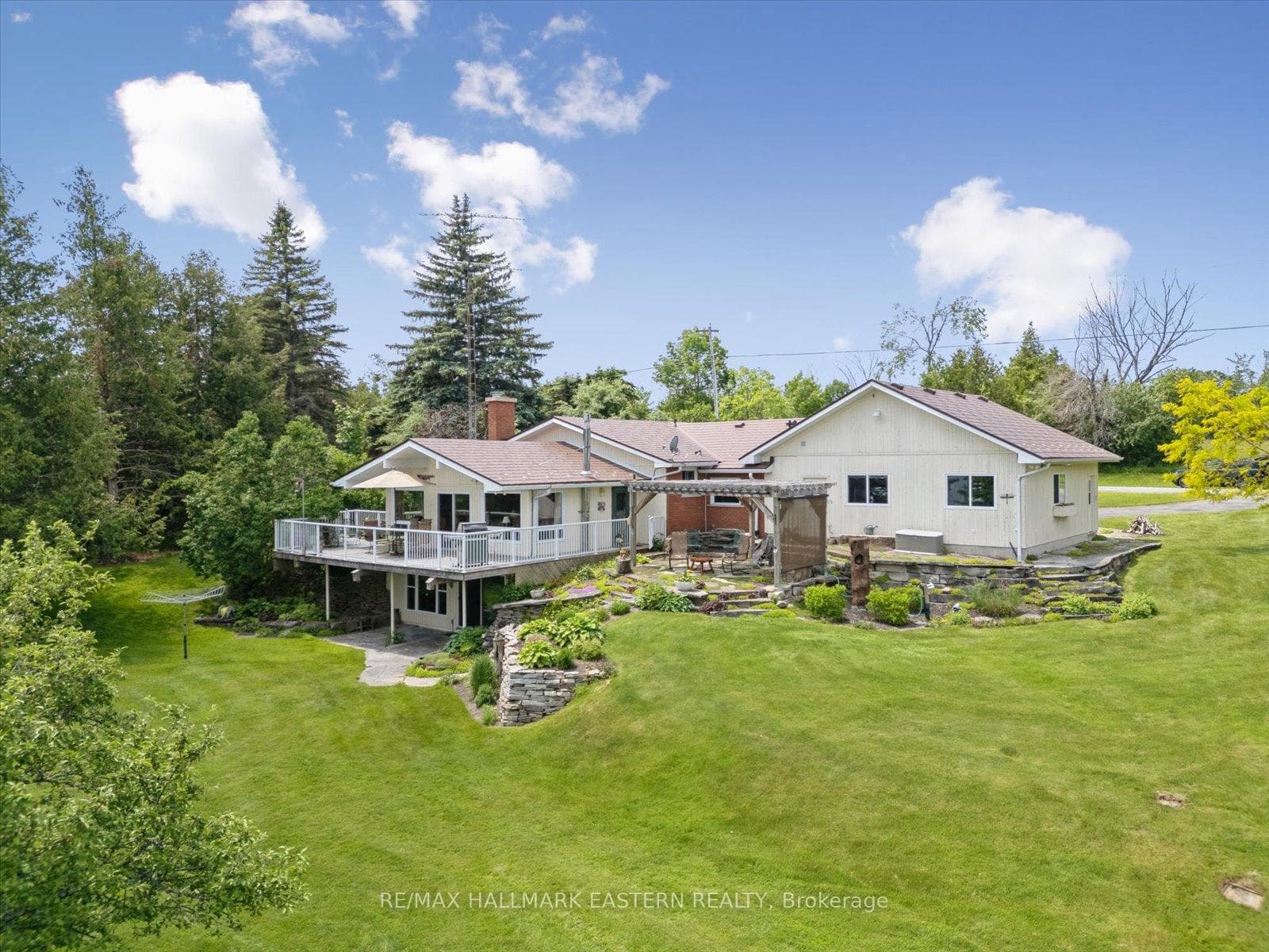 1105 Connaught Drive photo 45