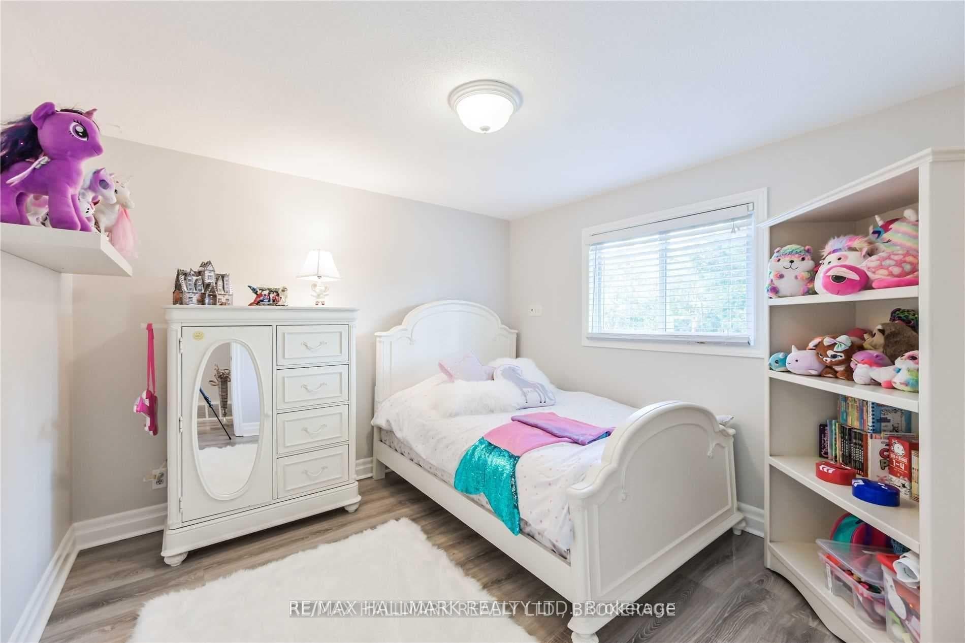 687 Artreva Crescent photo 15