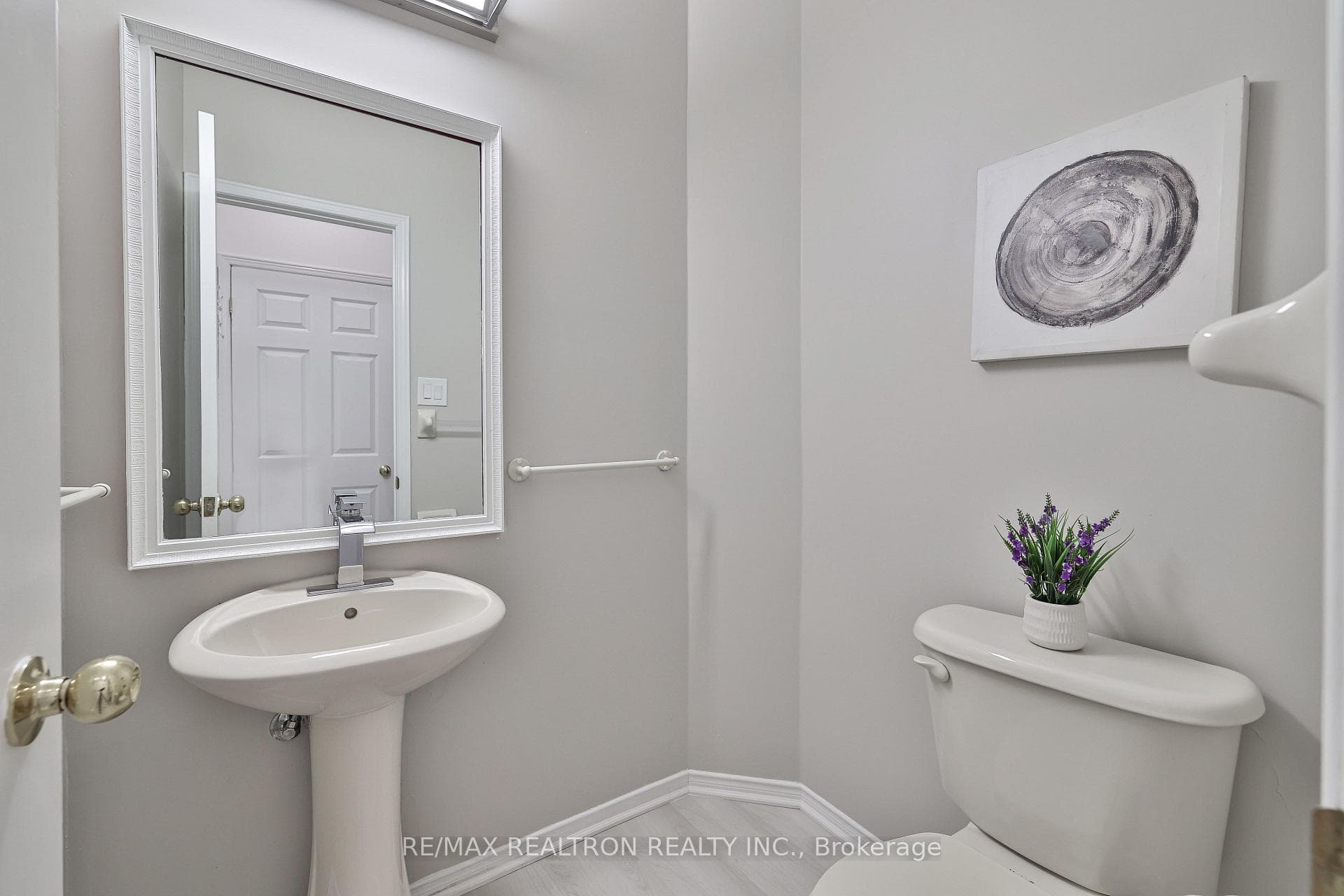 12 Debonair Street photo 11