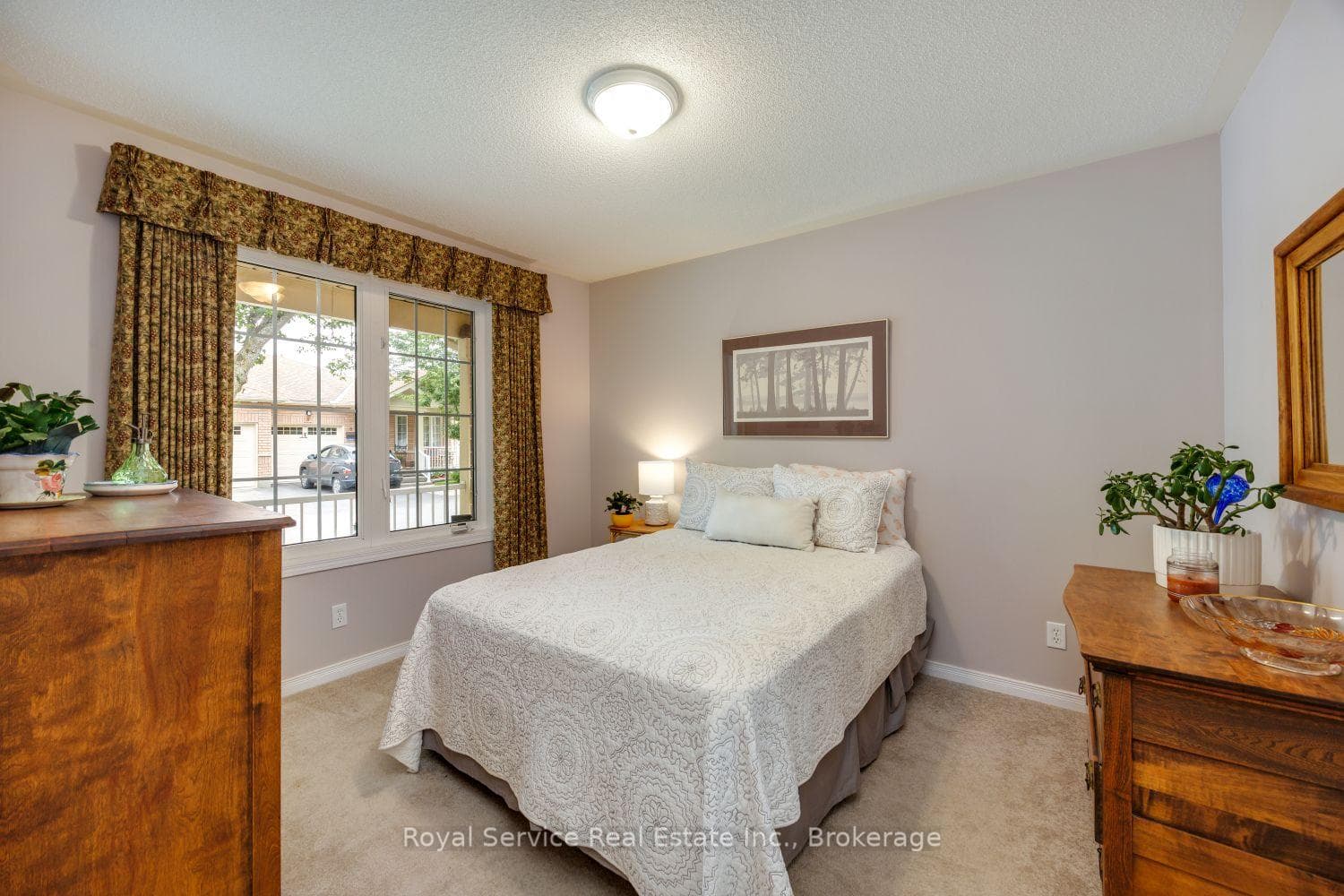 877 Wentworth Street Unit 6 photo 5