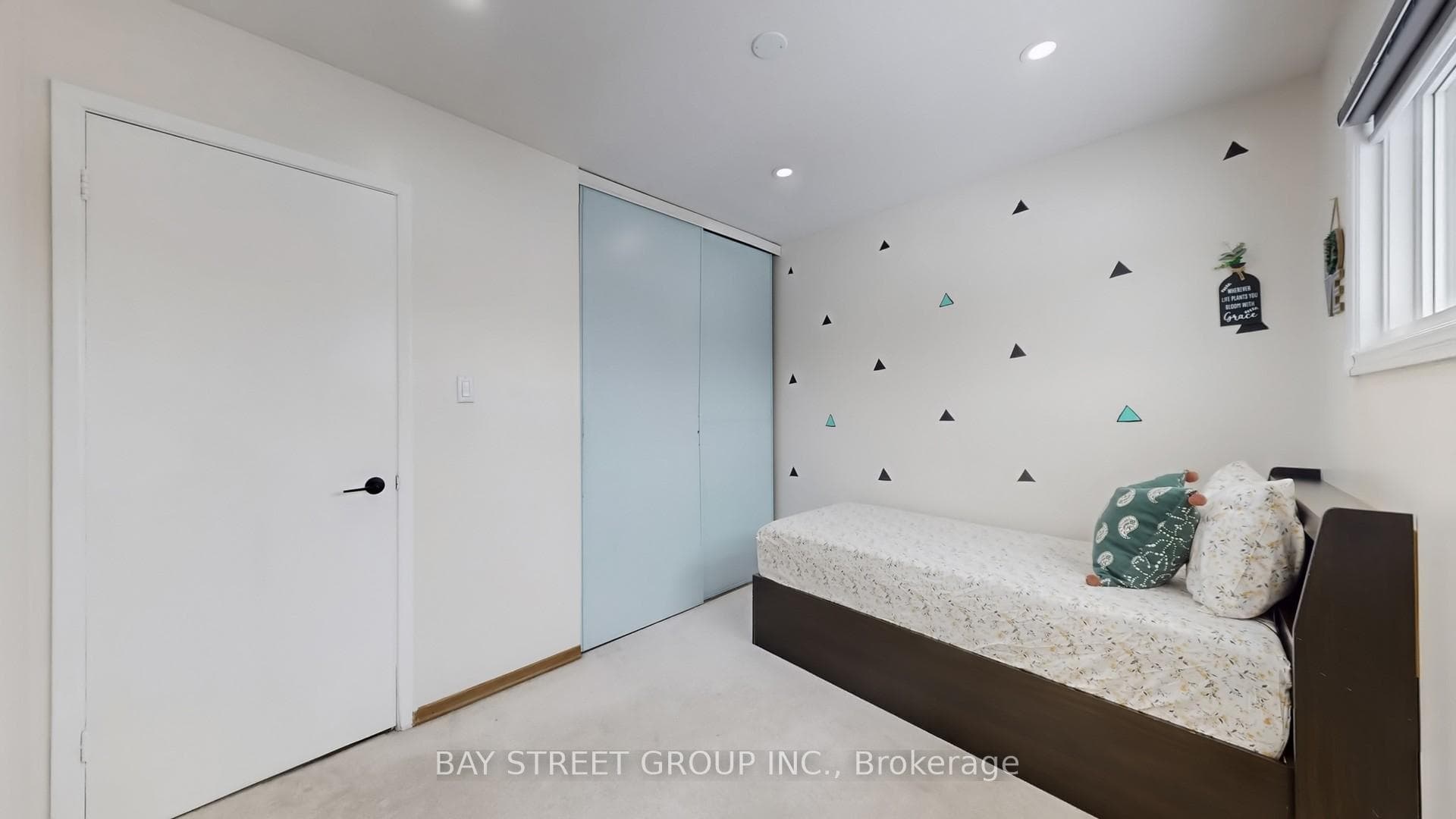 20 Camberley Crescent photo 24