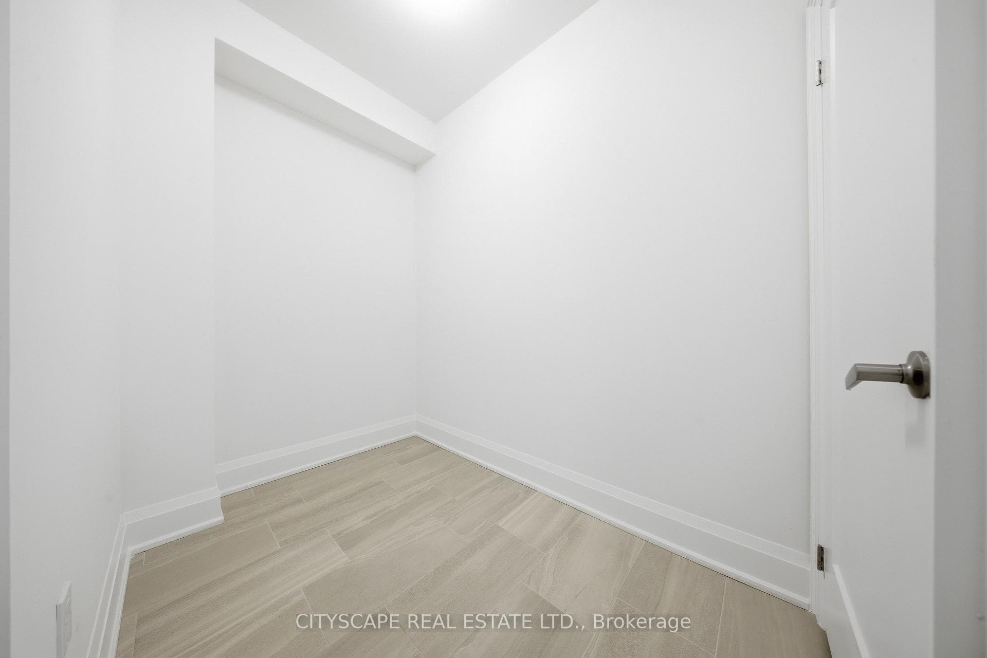 3298 Umar Avenue photo 10