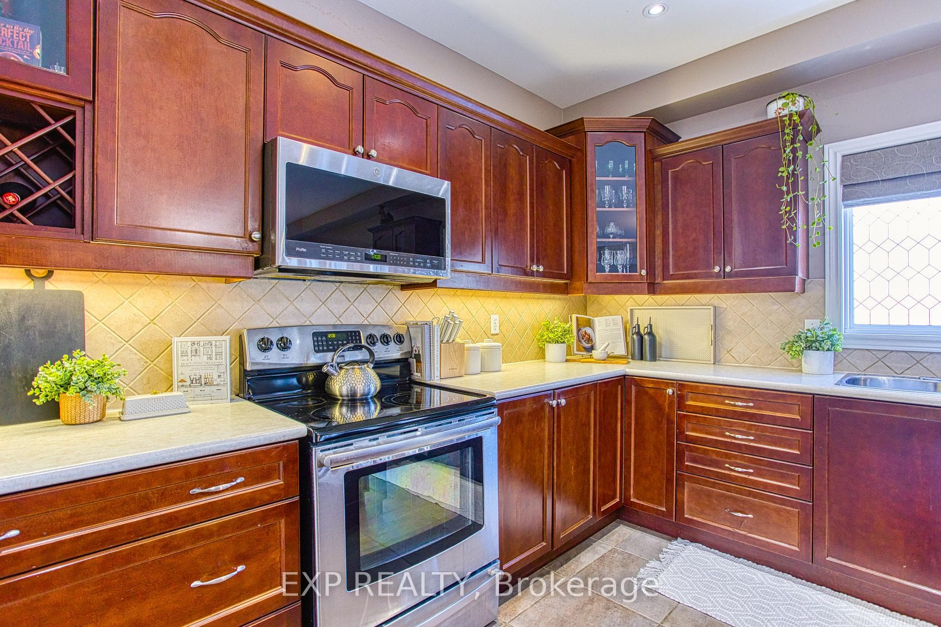 52 Biggs Avenue photo 18