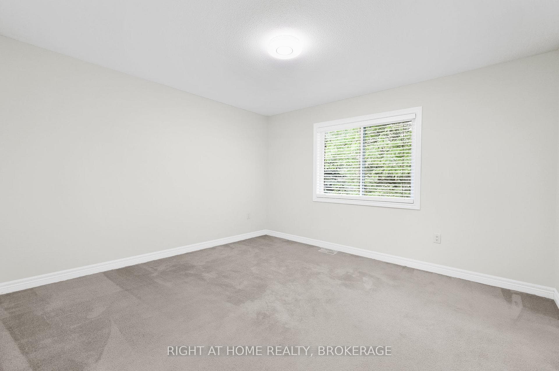 377 Glancaster Road Unit 3 photo 23