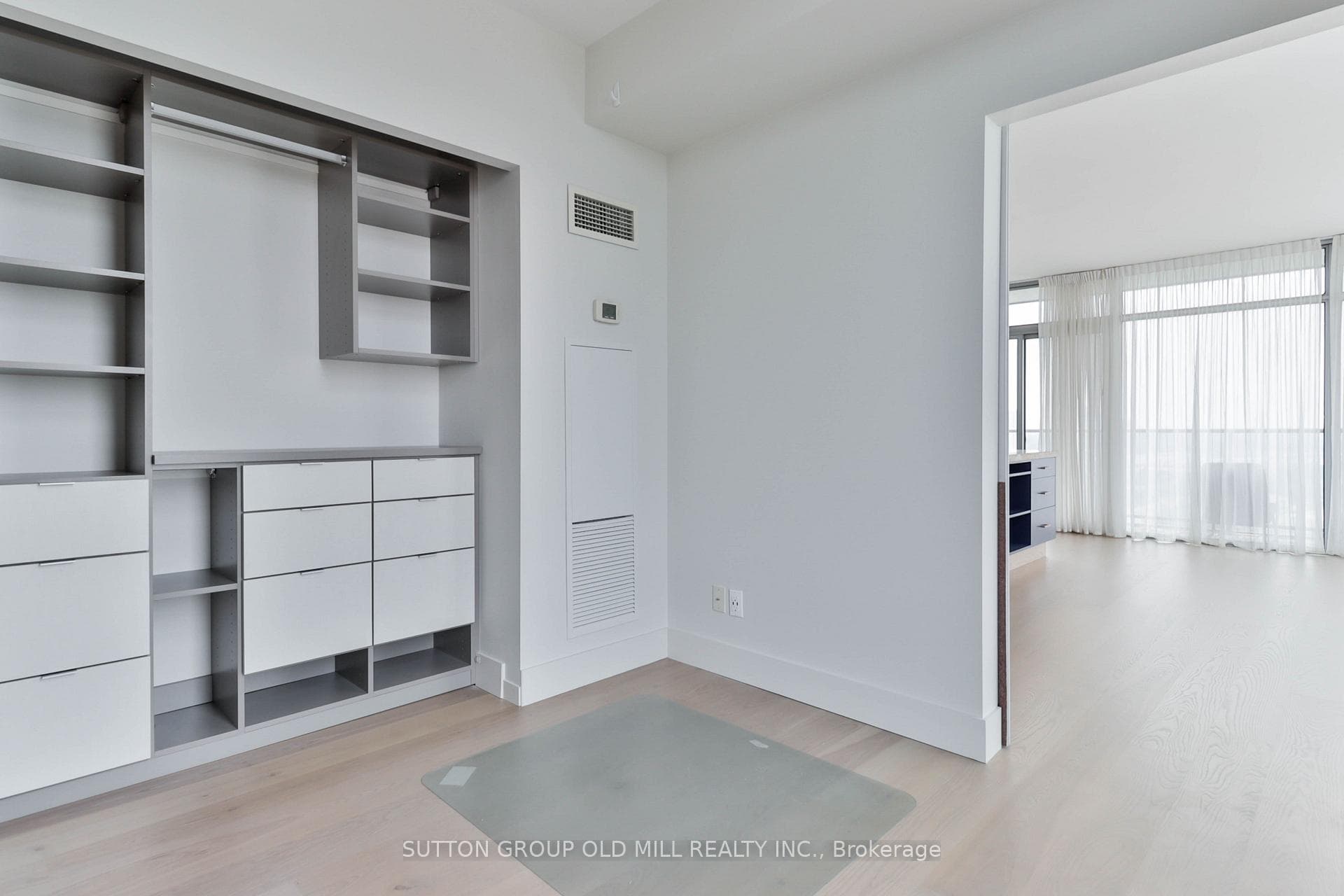 105 The Queensway N/A Unit 2110 photo 20