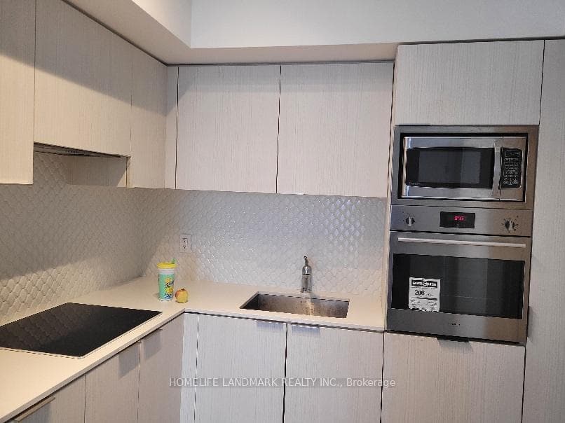 11 WELLESLEY Street Unit 4002 photo 7