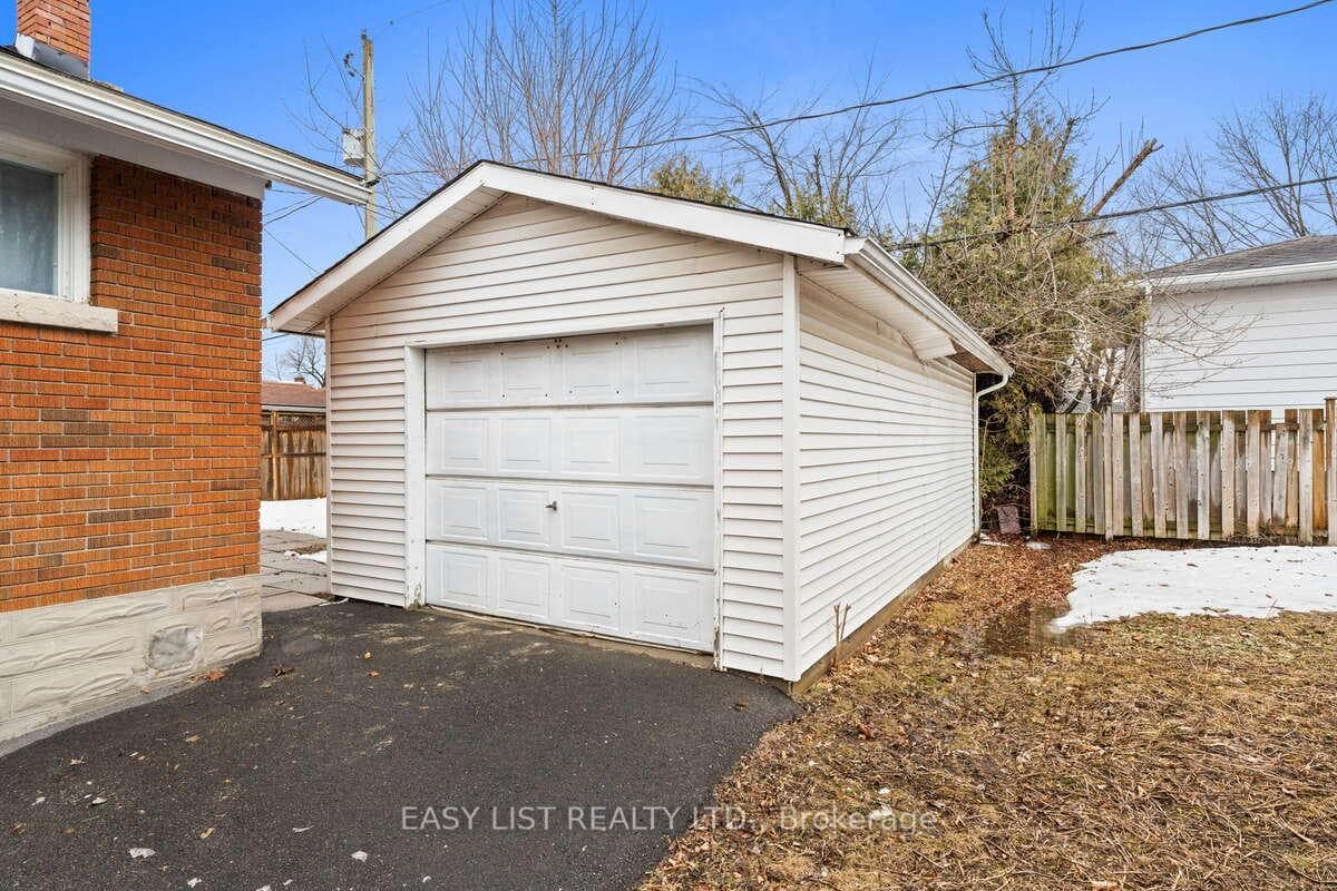 756 Dickens Avenue photo 27