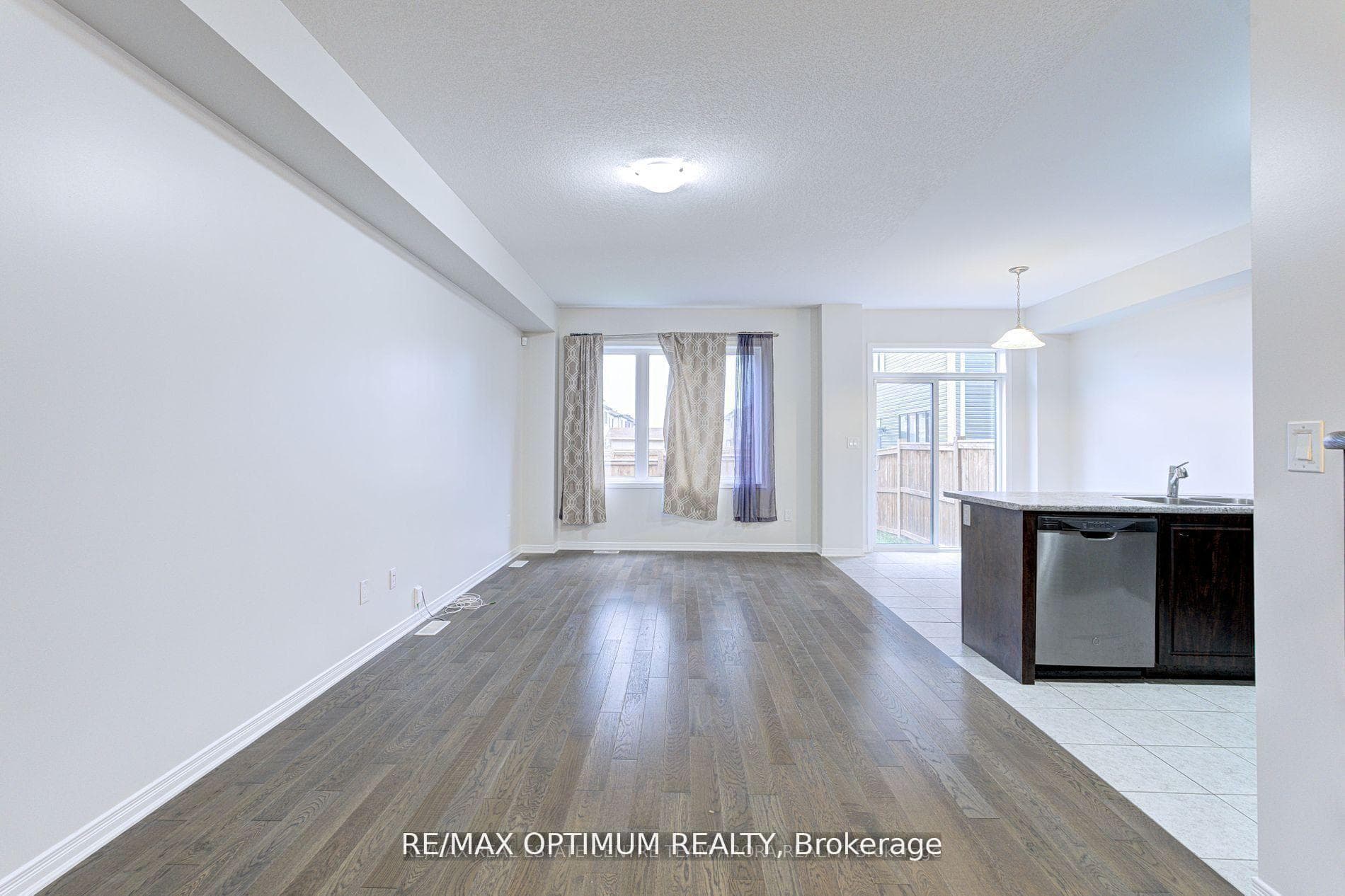 79 Oaktree Drive photo 3