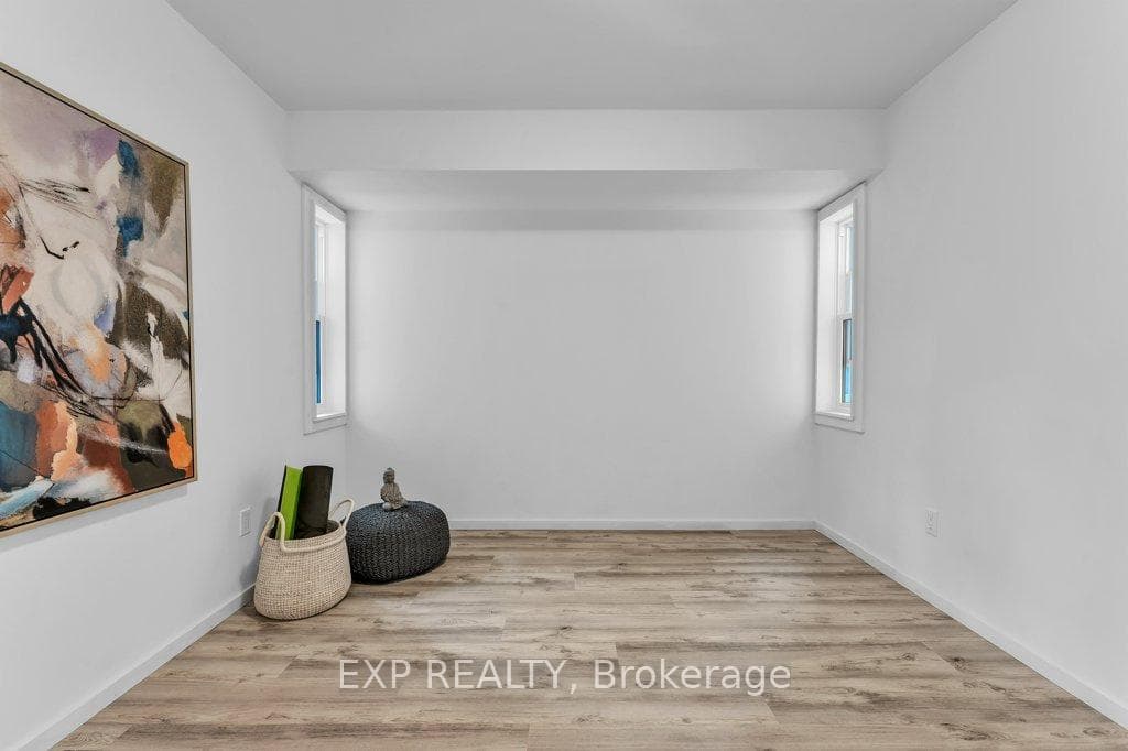 164 Henry Street photo 22