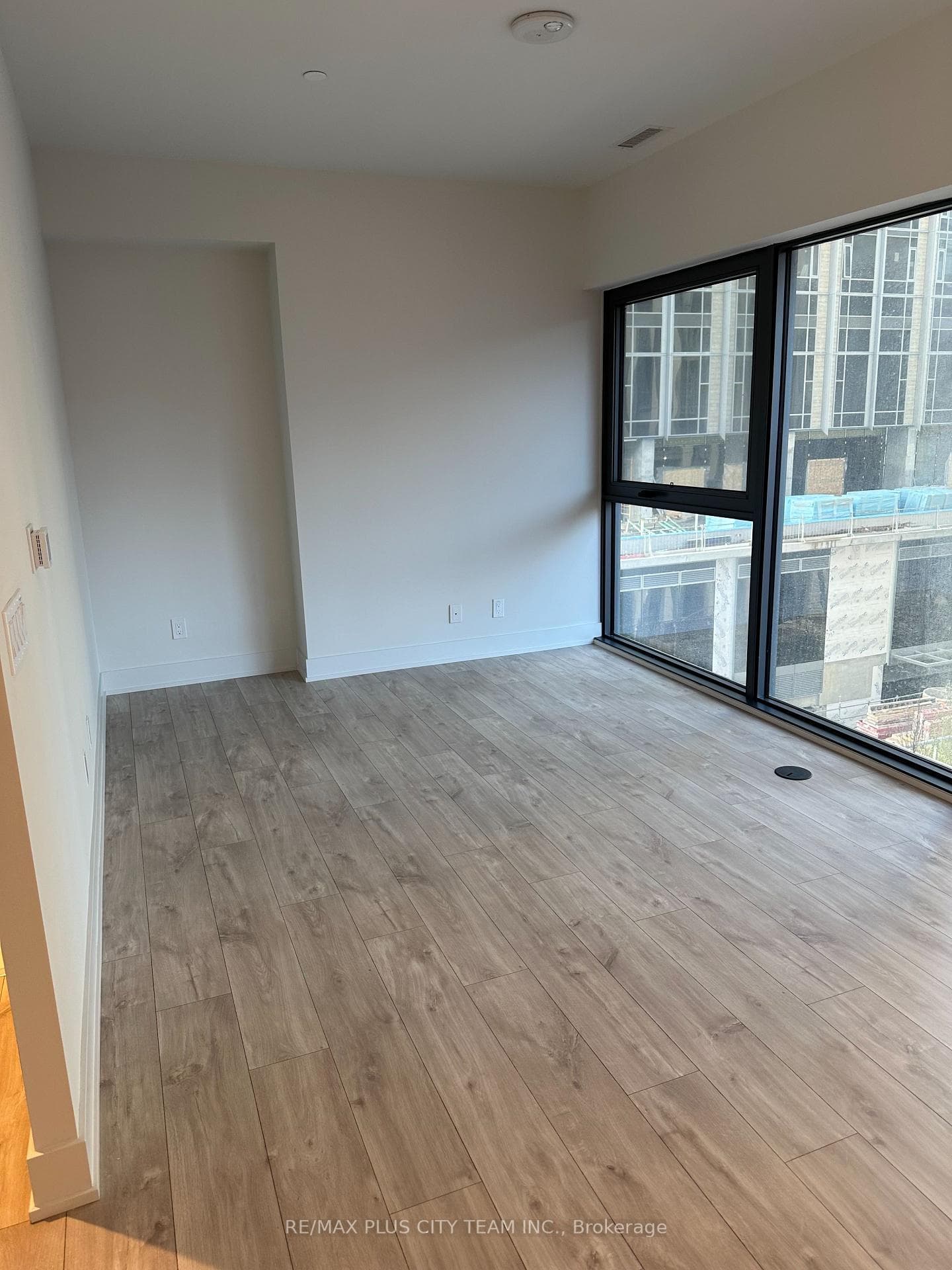 8 Cumberland Street Unit 607 photo 9