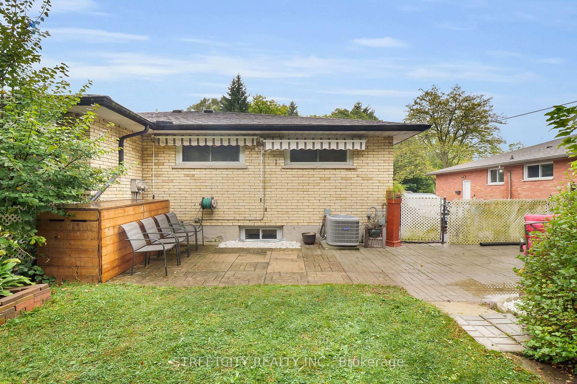 1221 Victoria Drive photo 32