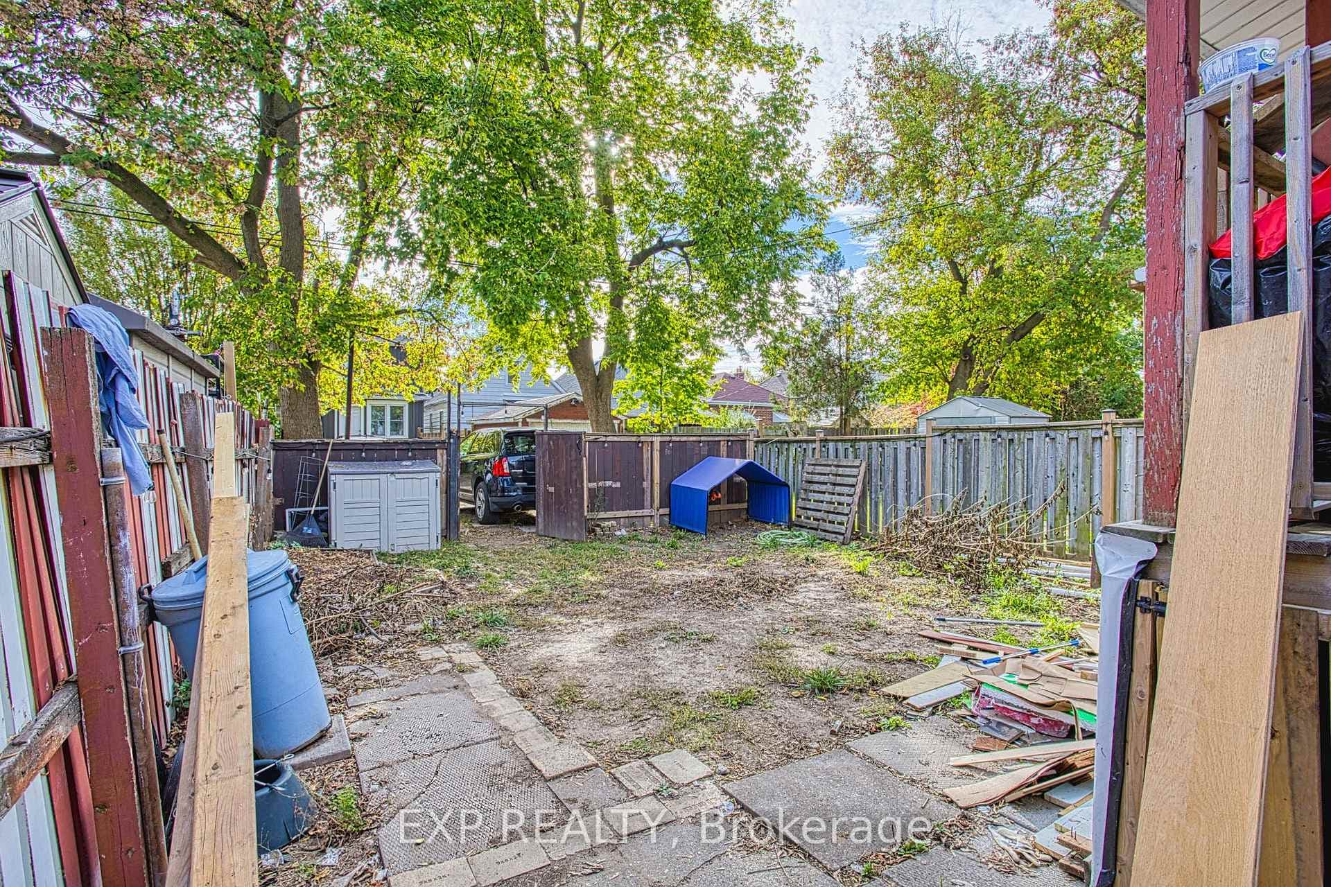 118 Garside Avenue photo 28