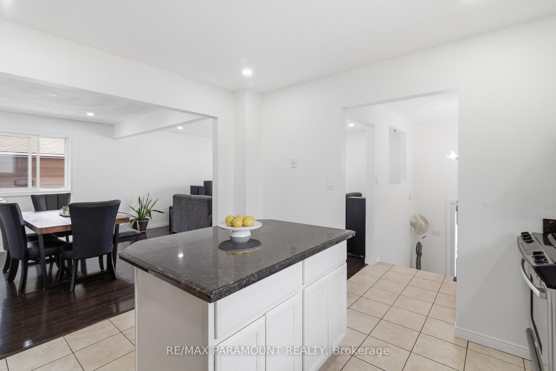 1262 Upper Gage Avenue photo 12