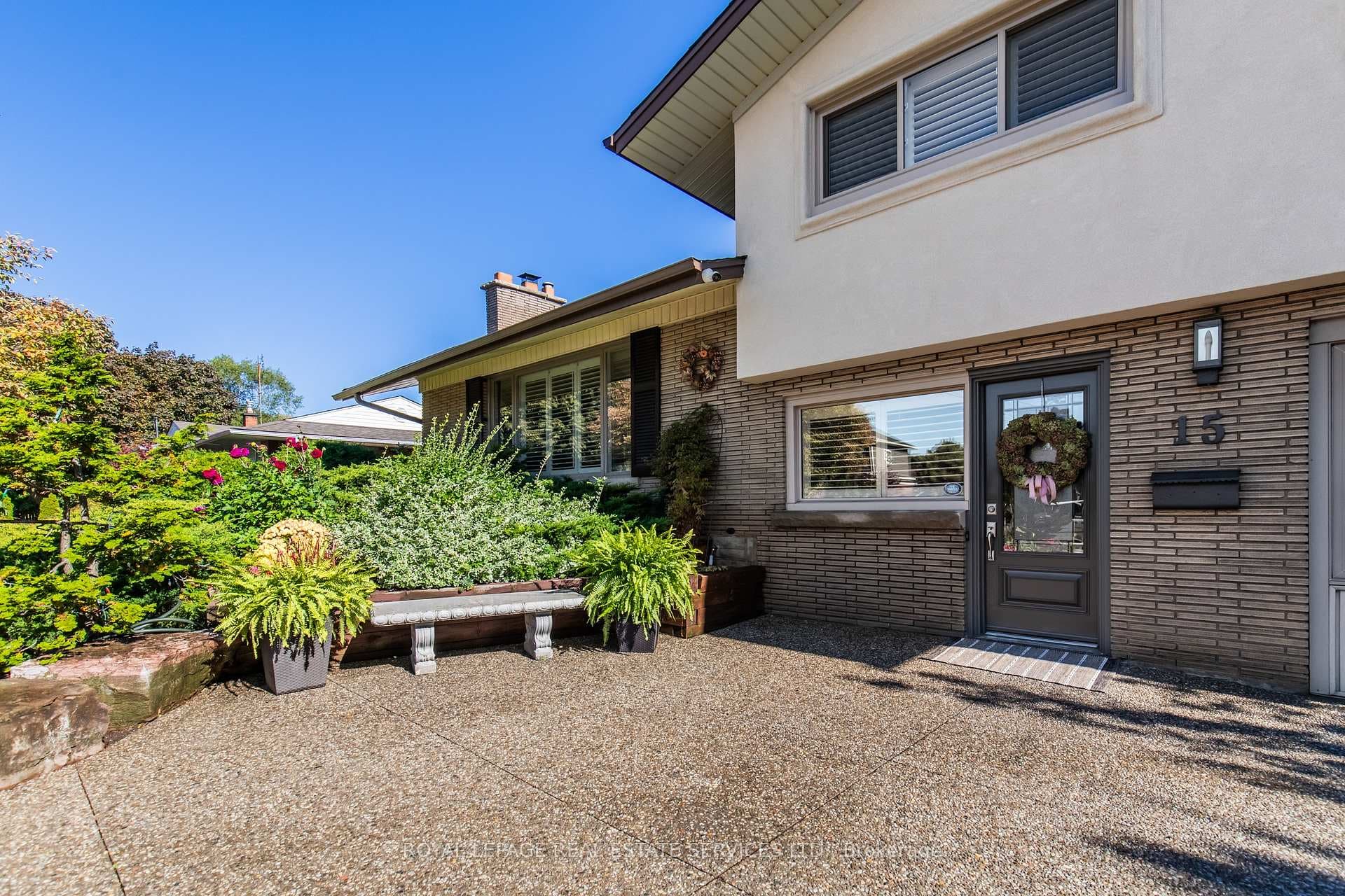 15 Belair Drive photo 4
