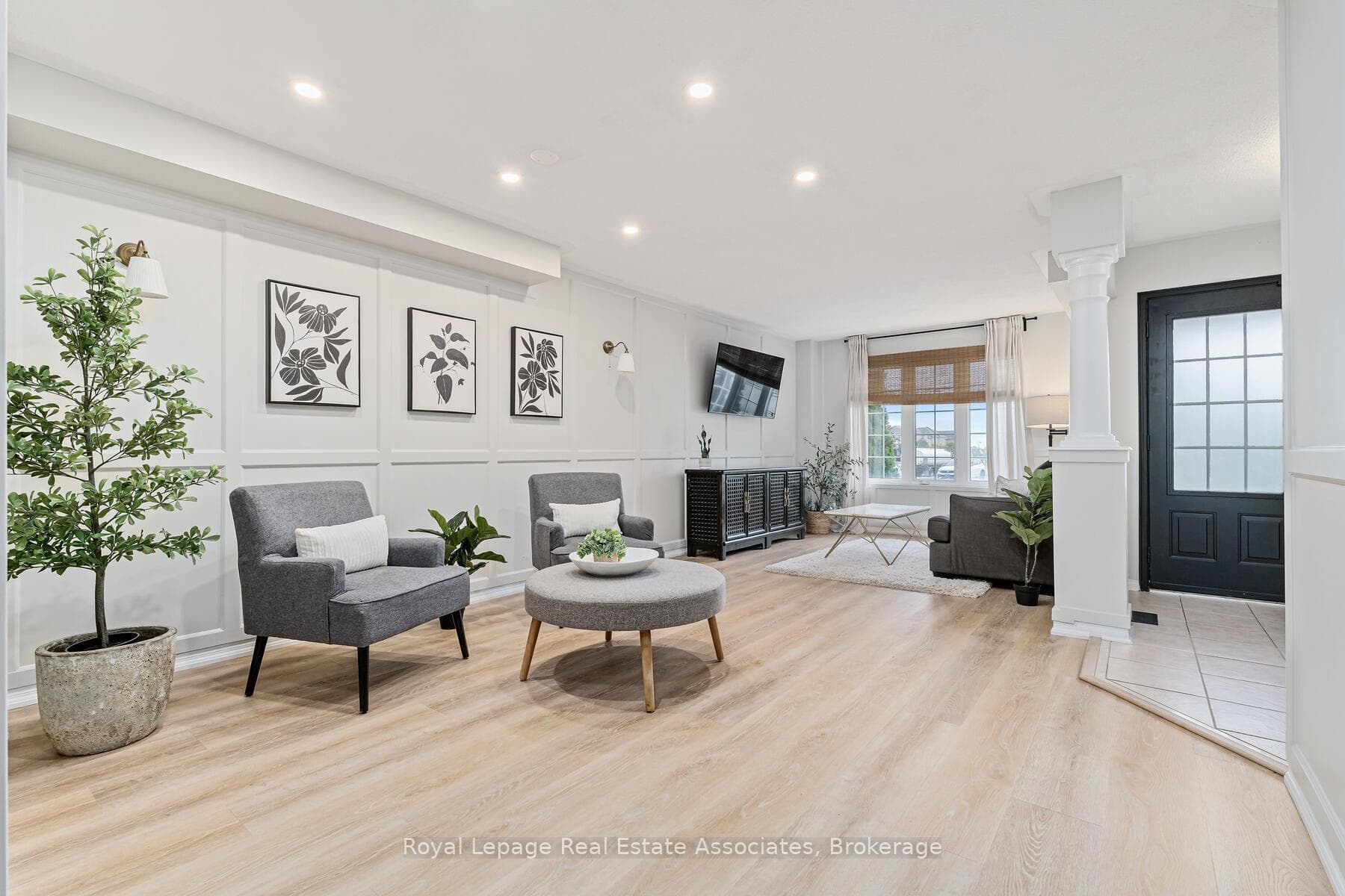 17 Snowberry Crescent photo 7