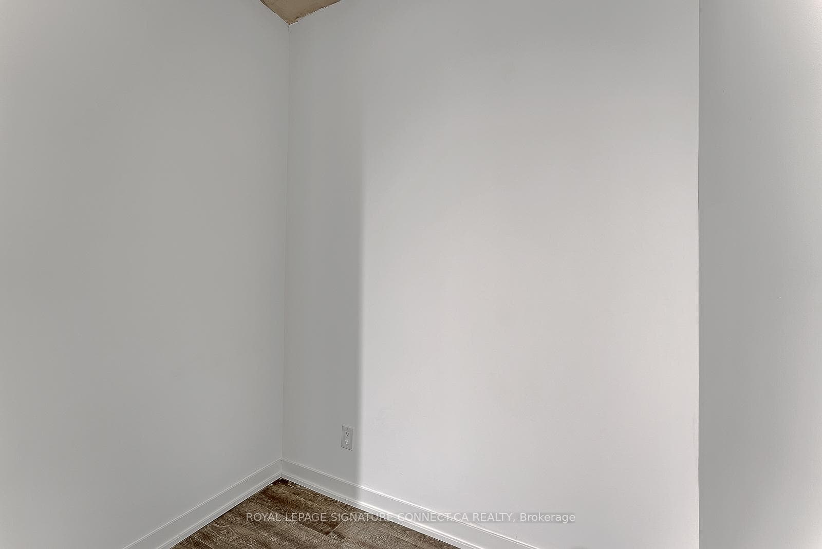 1808 St Clair Avenue Unit 519 photo 7