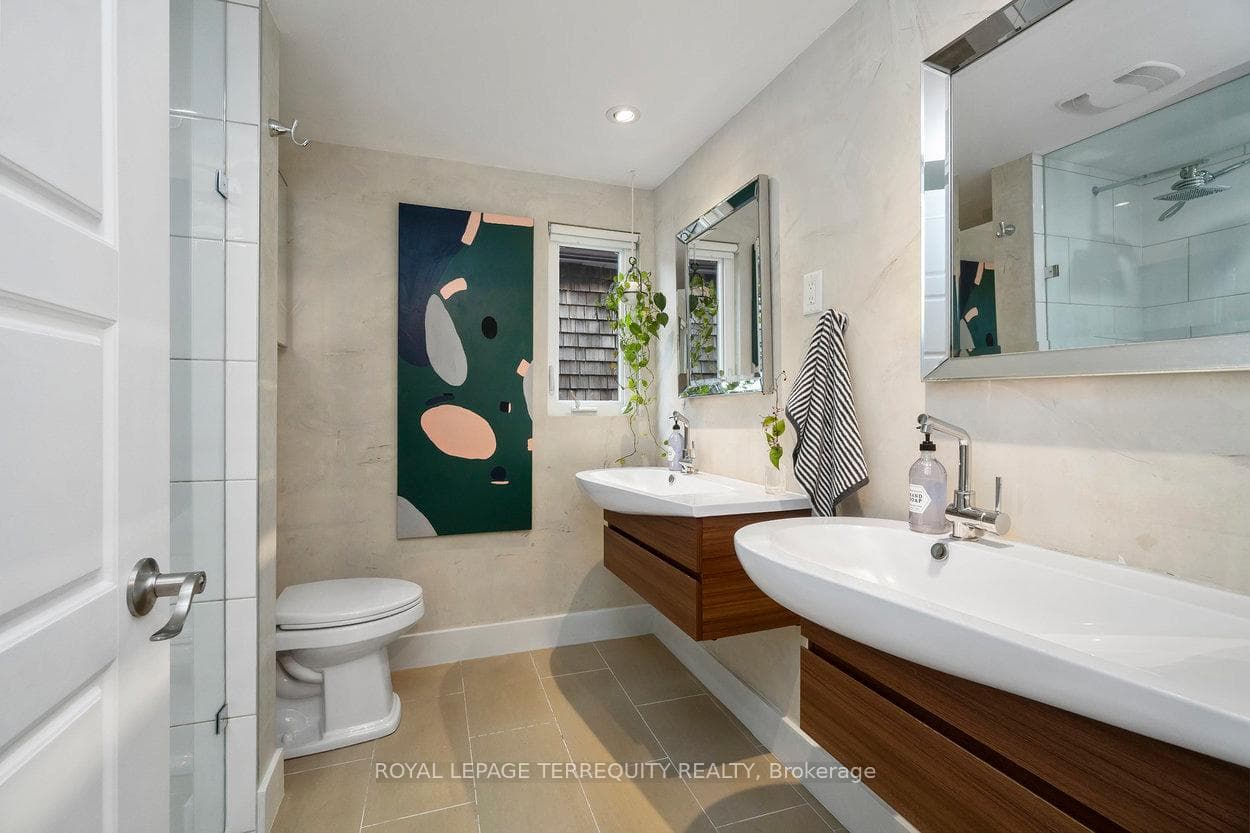 155 Blackthorn Avenue photo 24